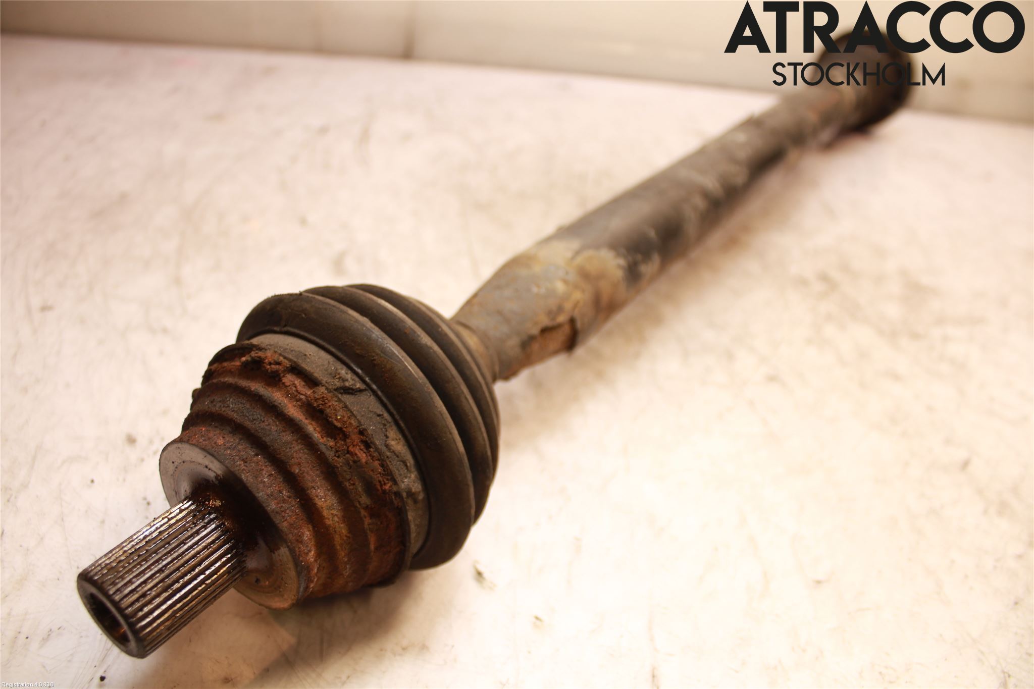 Volkswagen VW GOLF V 04-09 Drivaxel Fram Höger
