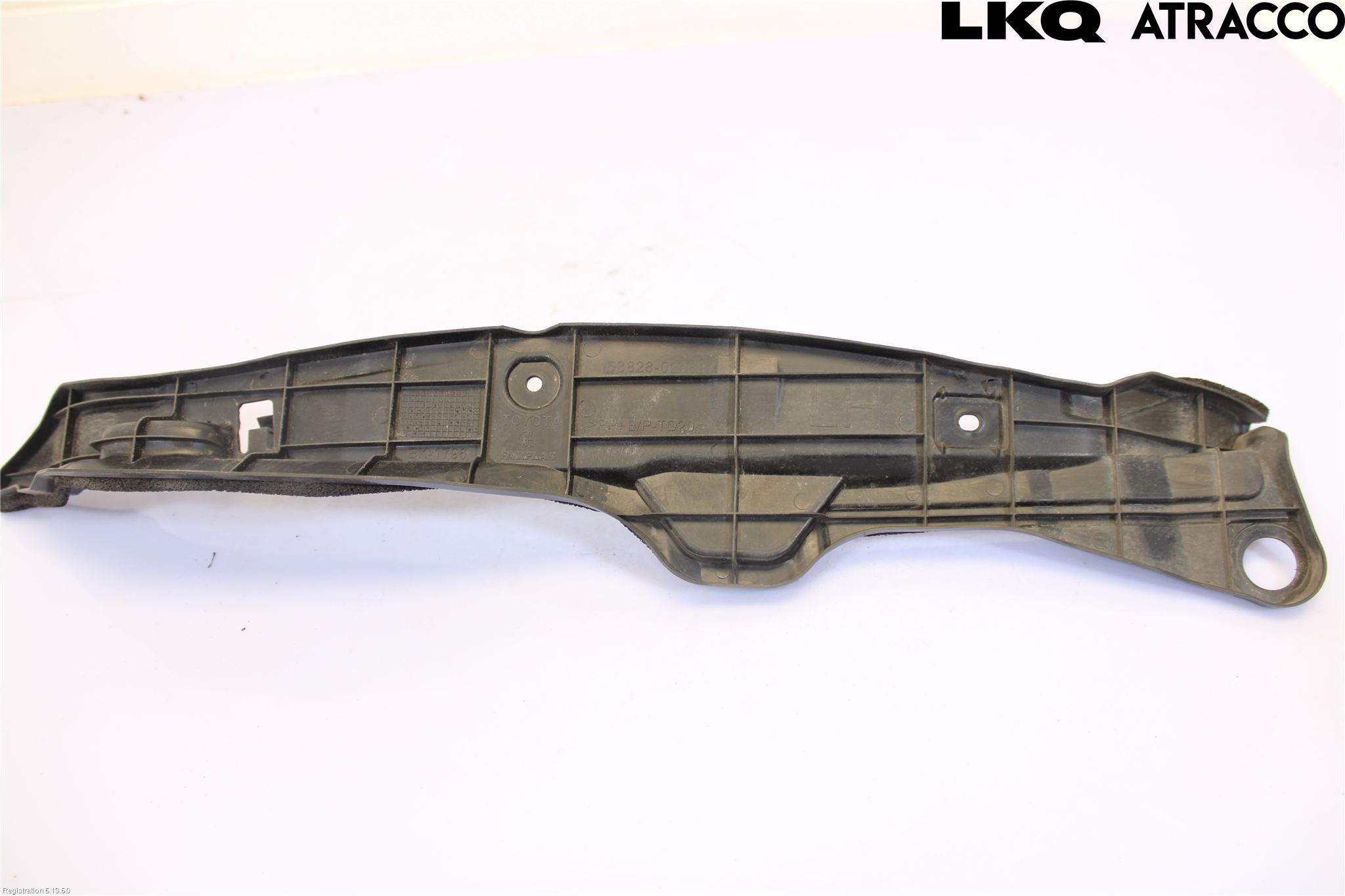 Toyota AURIS 13-19 Skärm Hörn Utfyllnad Fram