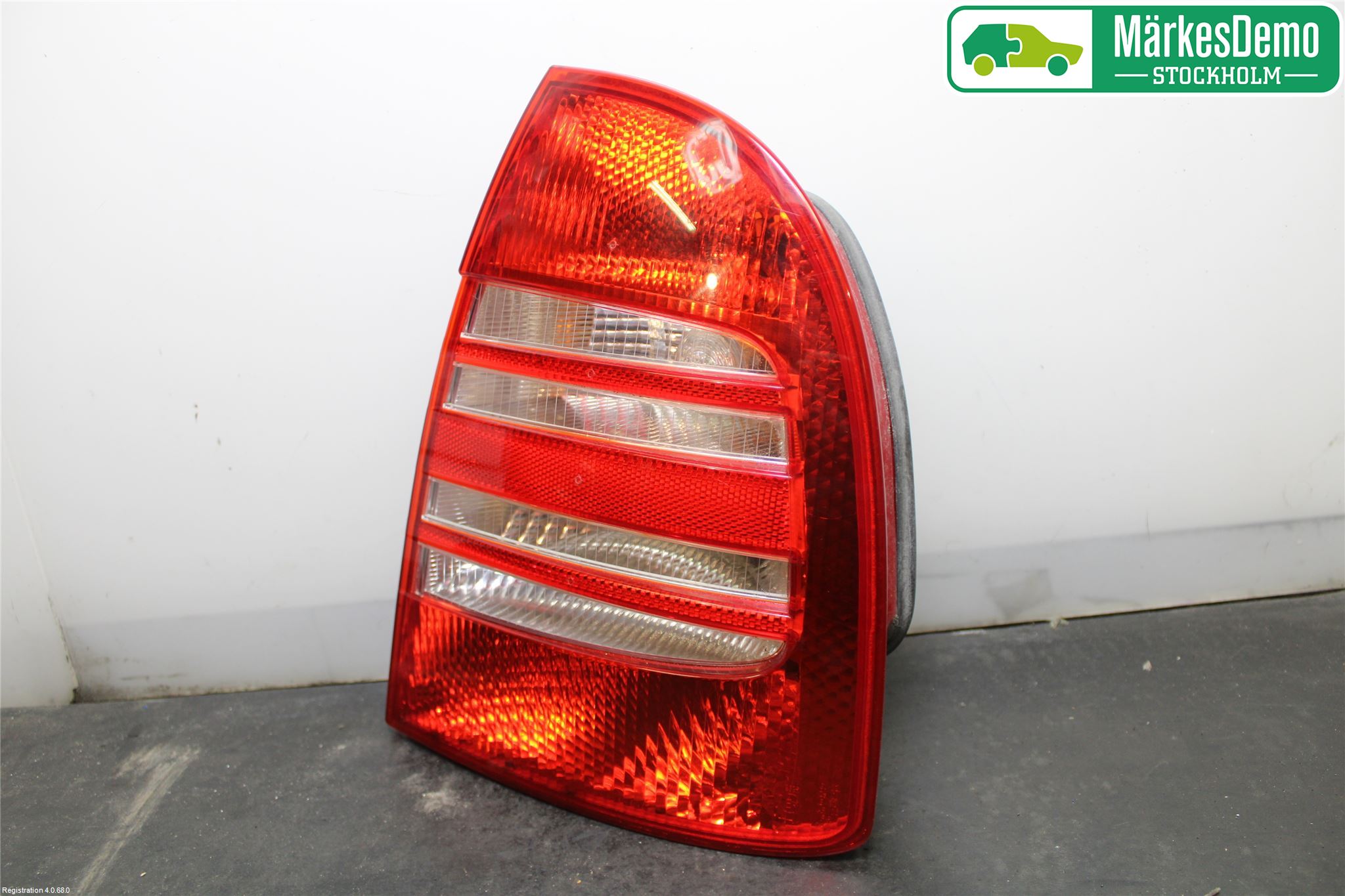 Skoda SUPERB 01-08 Bakljus Höger