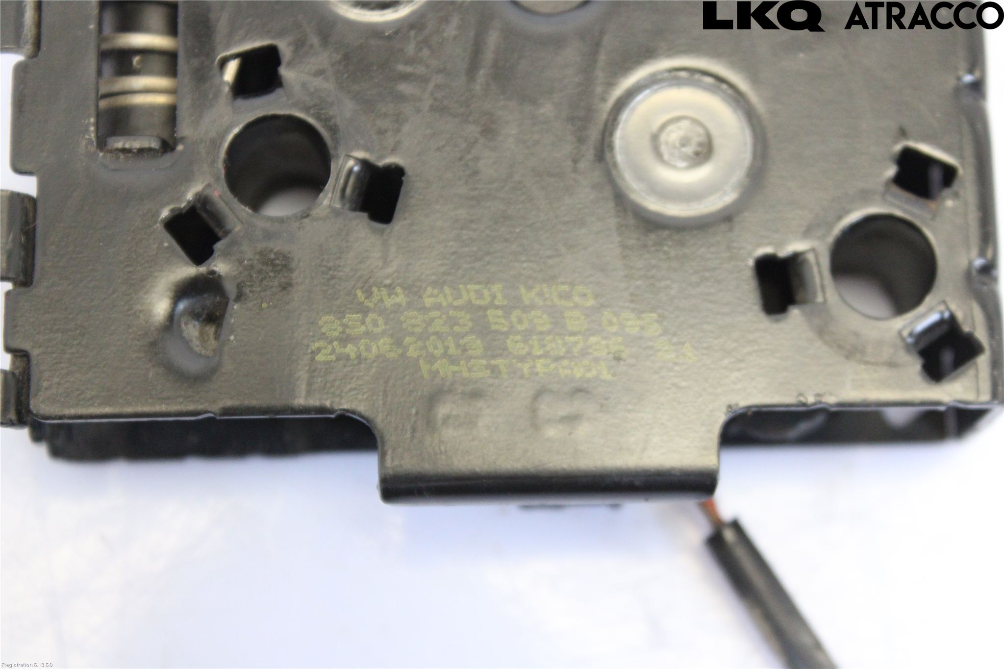 Volkswagen VW POLO VI 18->> Huvlås