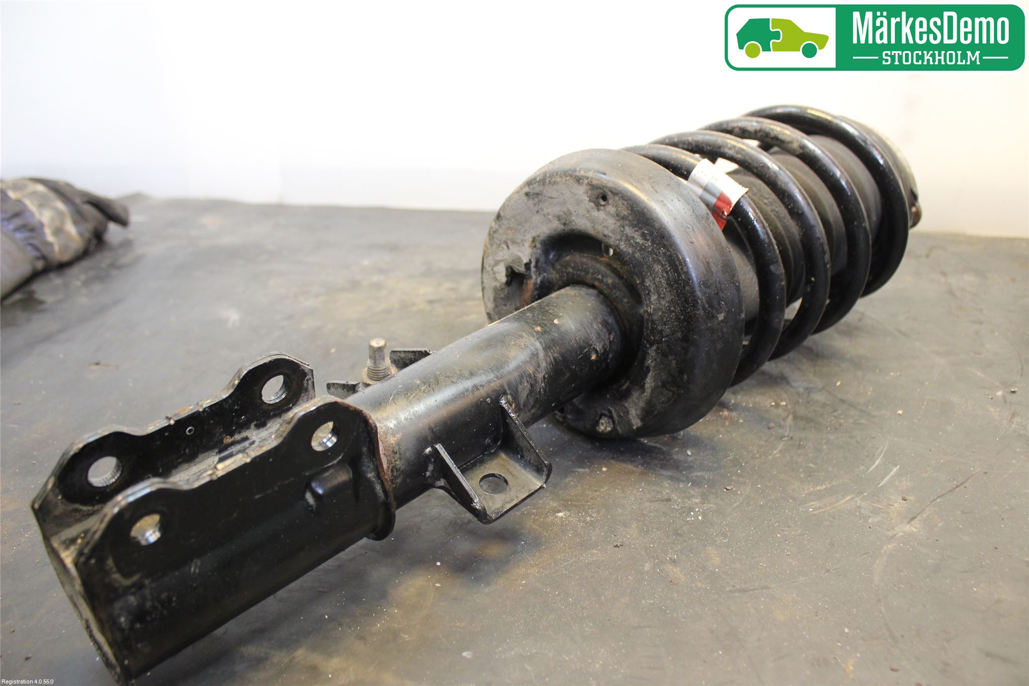 Saab 9-5     06-10 Fjäderben Fram Vänster