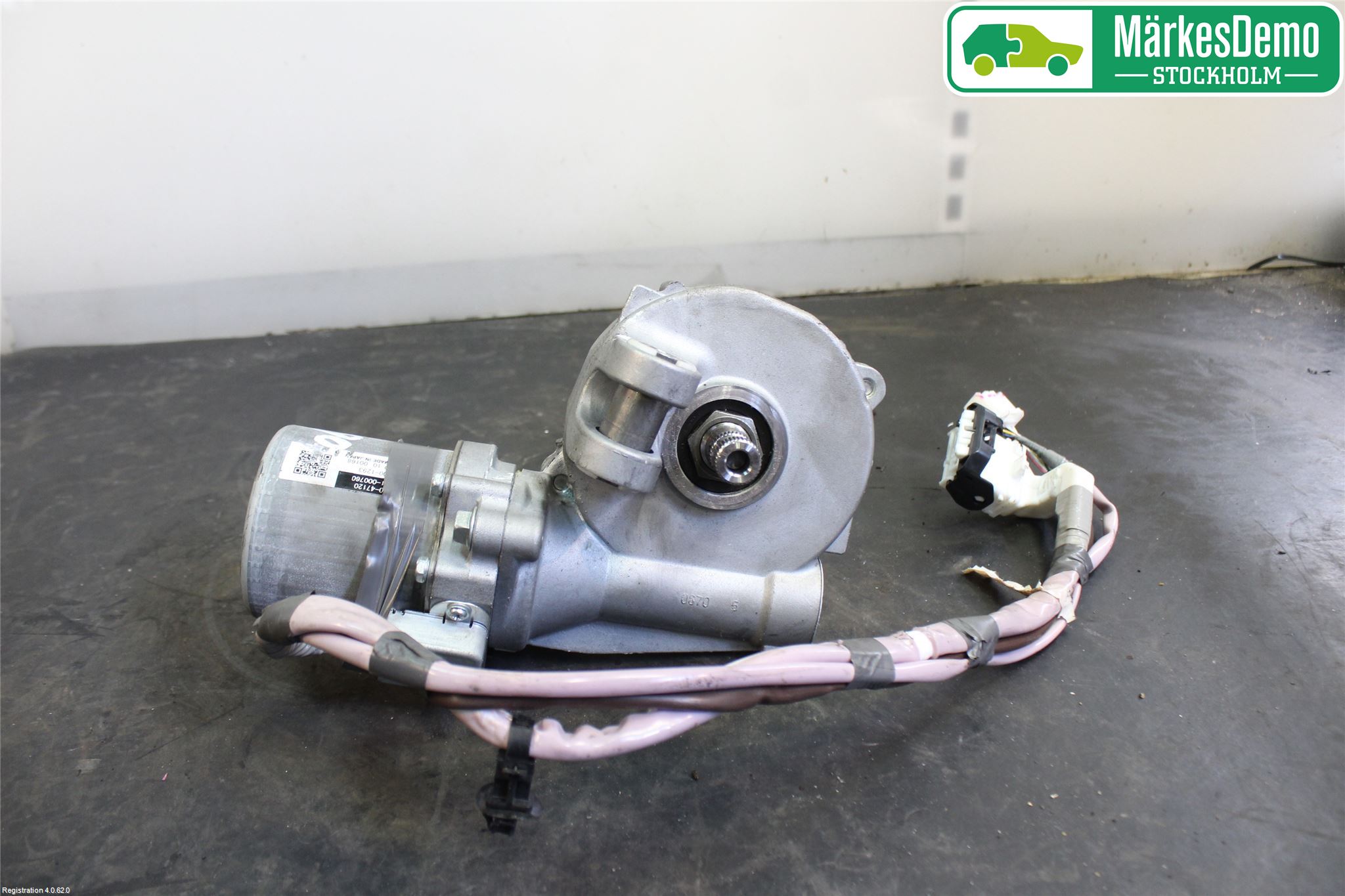 Toyota PRIUS+ ZVW40 12-20 Rattaxelagg Med Inb Servo