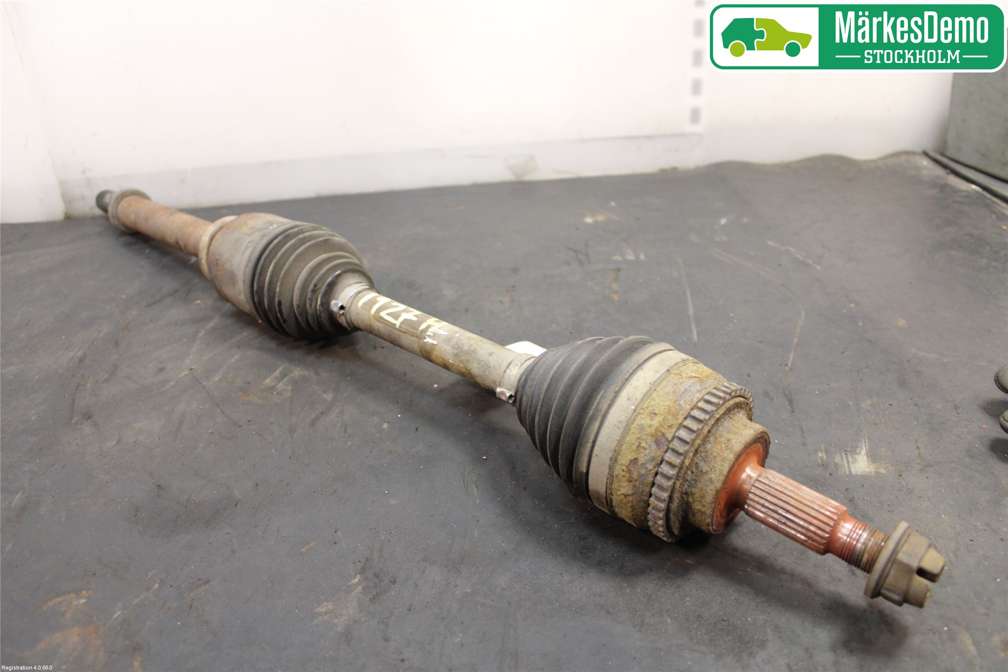 Nissan KUBISTAR Drivaxel Fram Höger