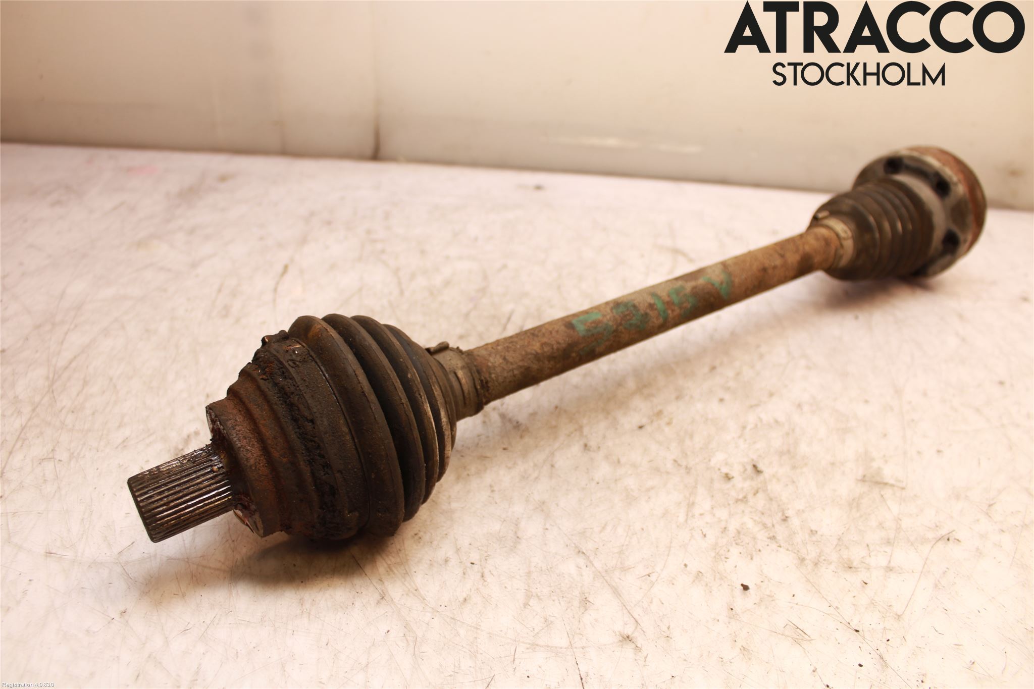 Volkswagen VW GOLF V 04-09 Drivaxel Fram Vänster