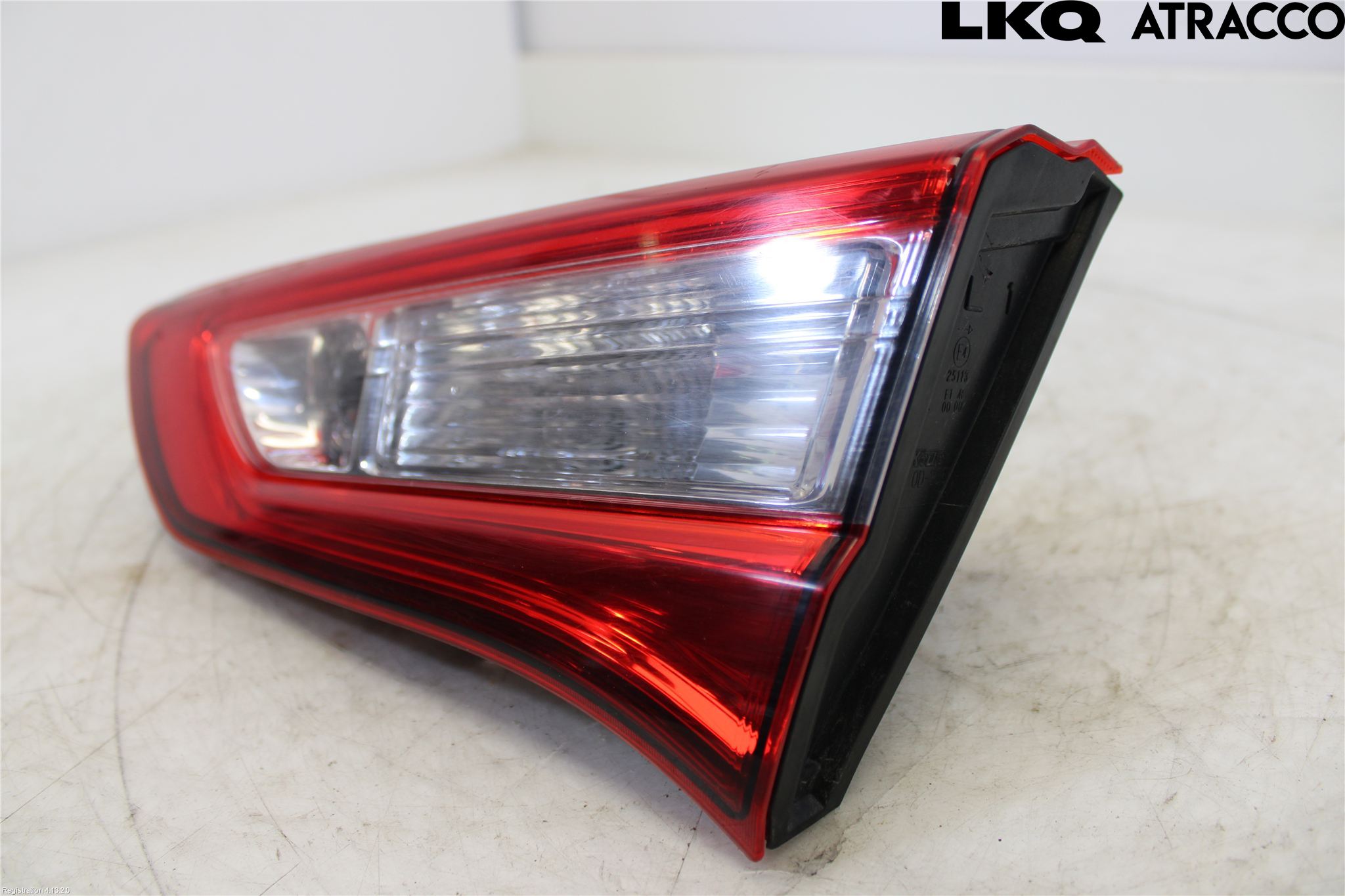 Toyota YARIS XP130 15-20 Bakljus Lucka Hö