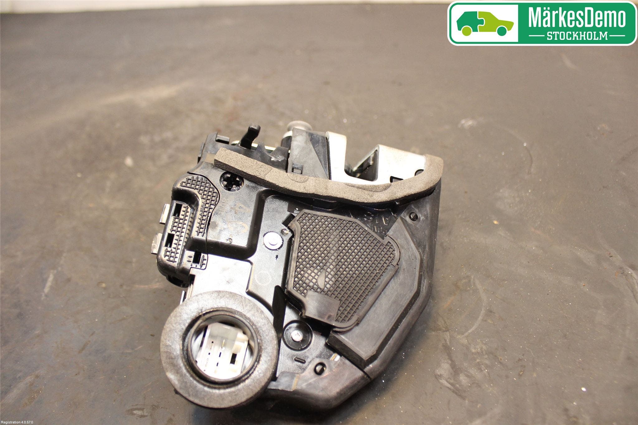 Toyota RAV4 13-18 Låskista-Dörrlås