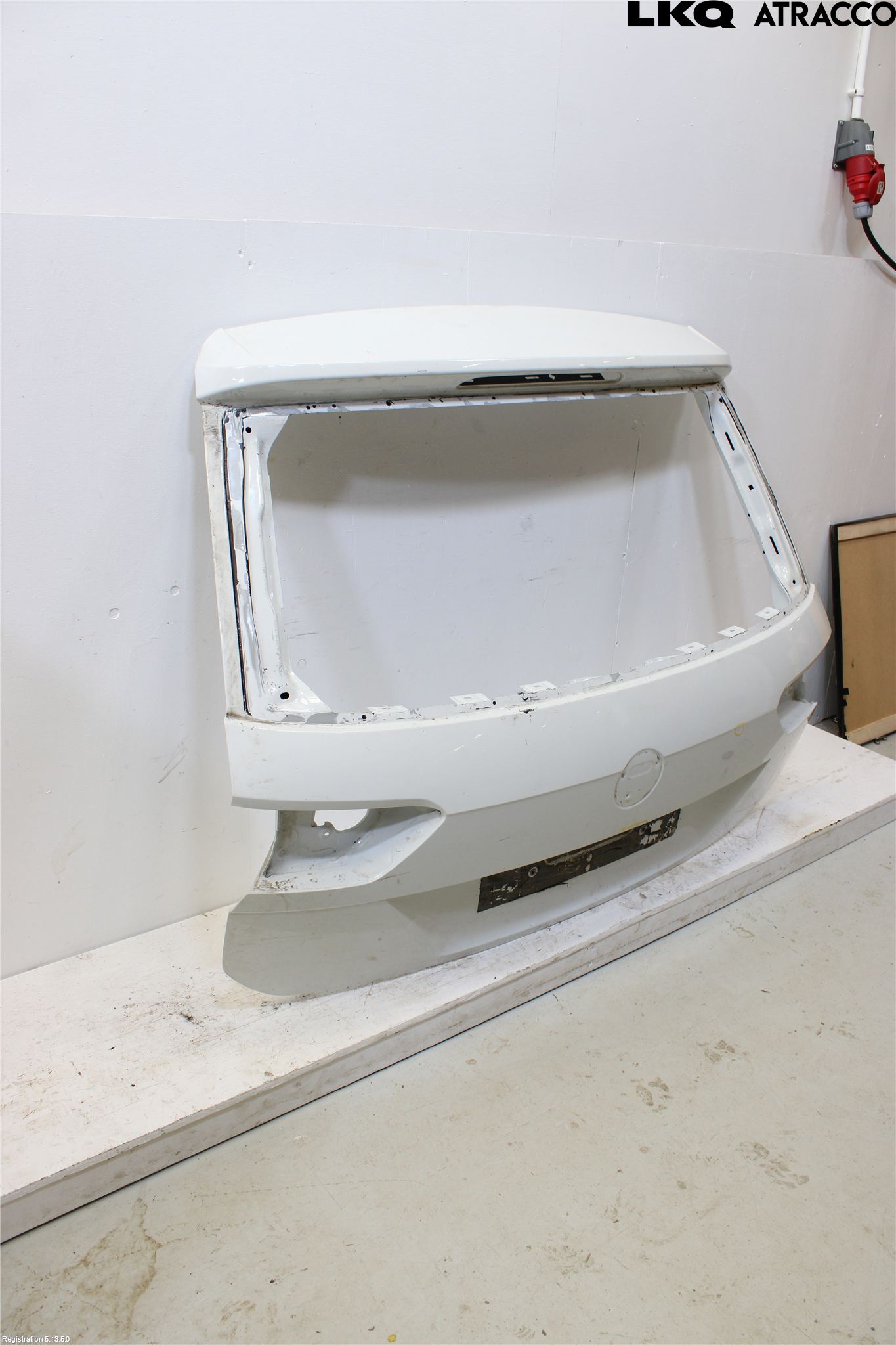 Volkswagen VW TIGUAN 16-24 Baklucka Cc-Kombi-Sedan