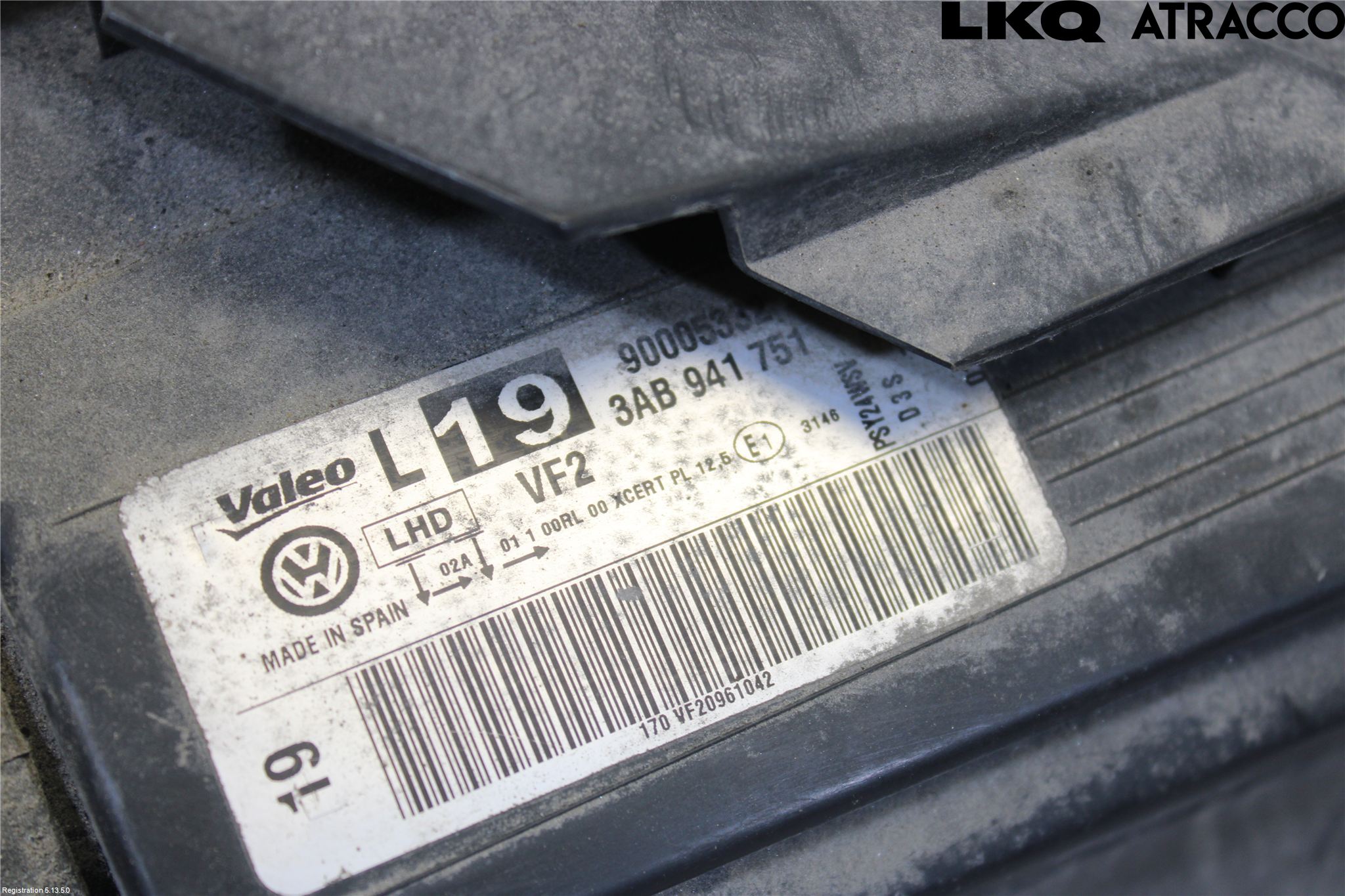 Volkswagen VW PASSAT 11-14 Strålkastare Vänster