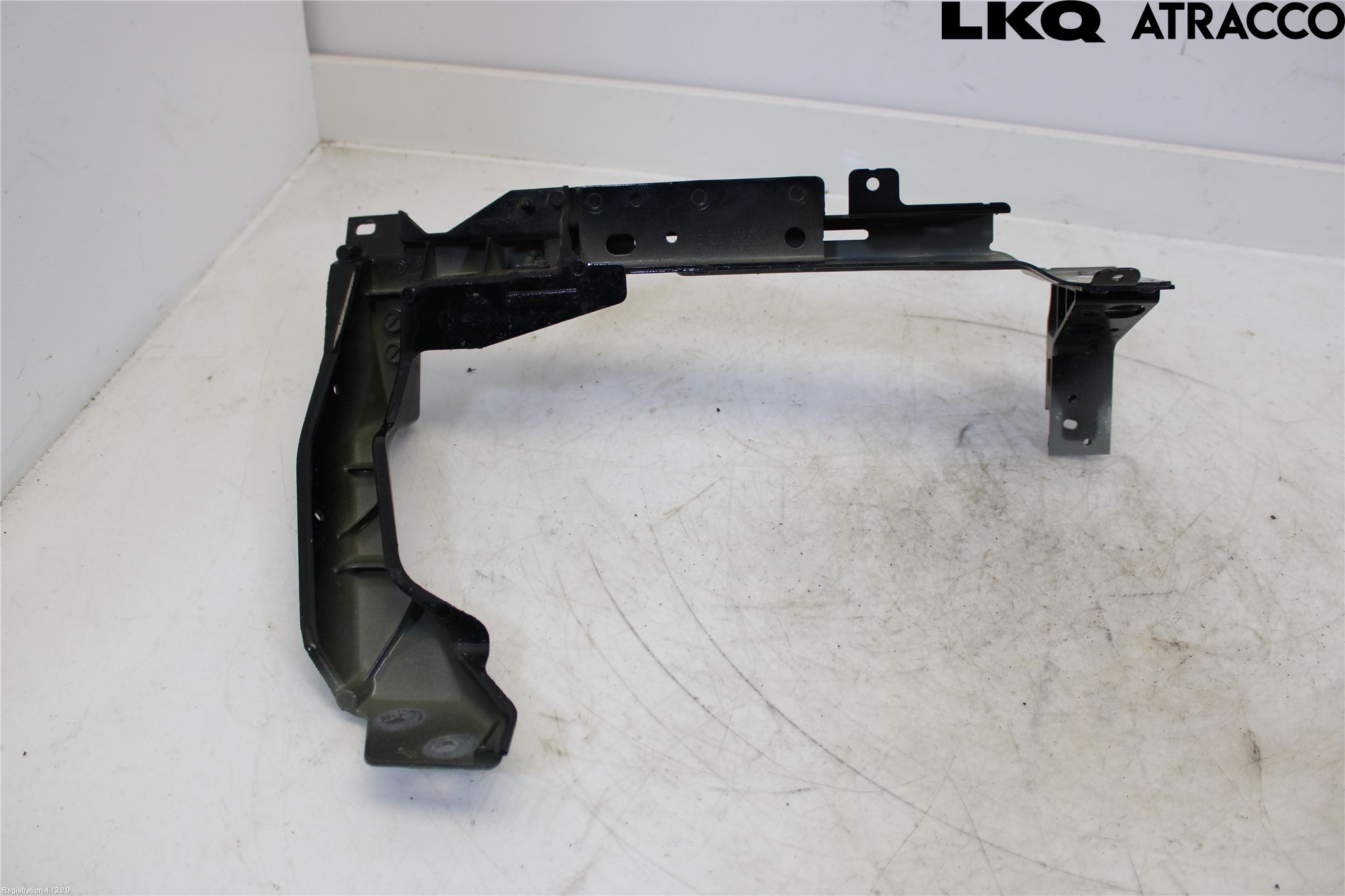 Landrover RANGE ROVER VELAR (L560) 17- Stötfångarbärjärn Fram