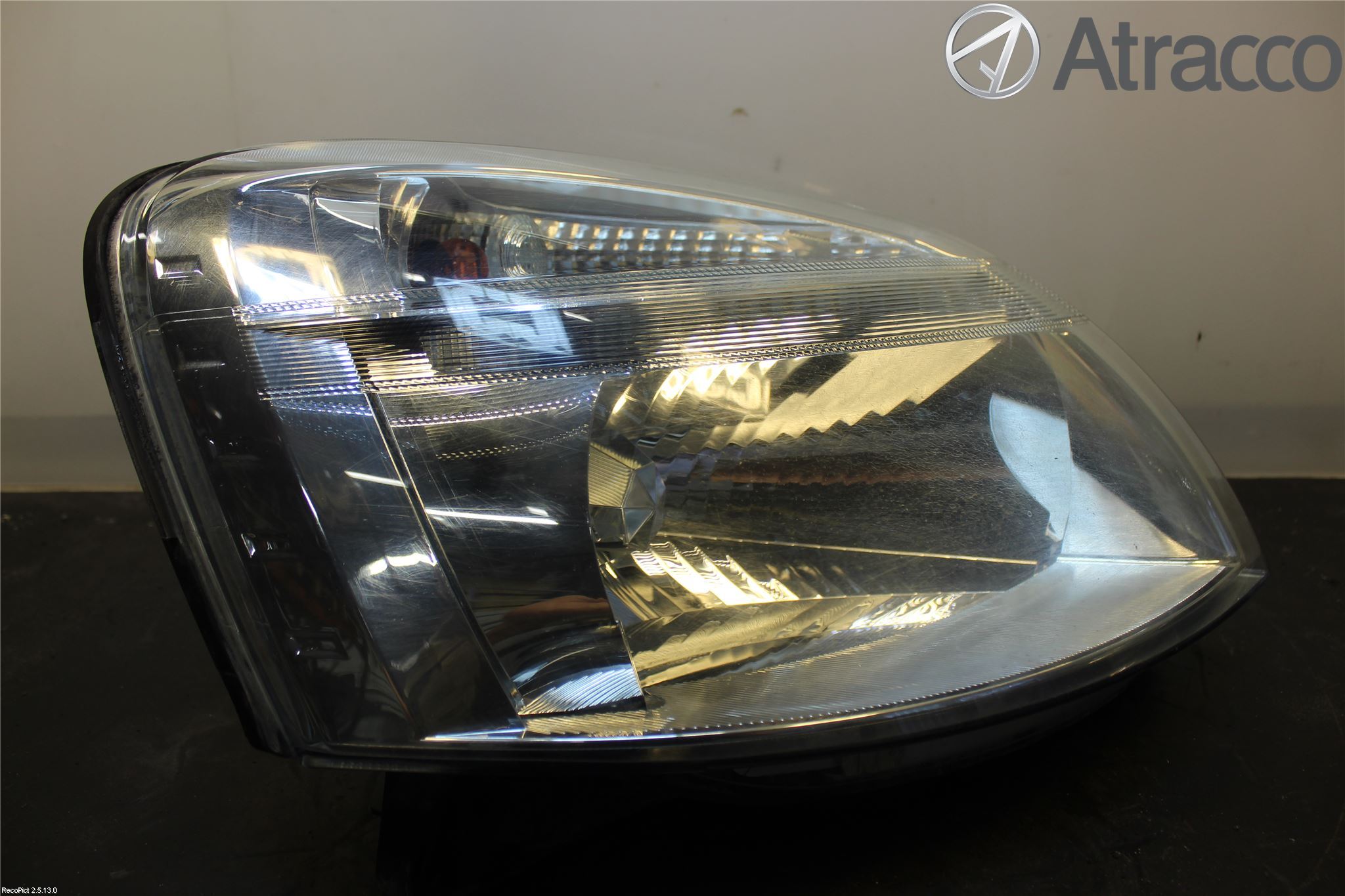 Peugeot PARTNER   03-08 Strålkastare Höger