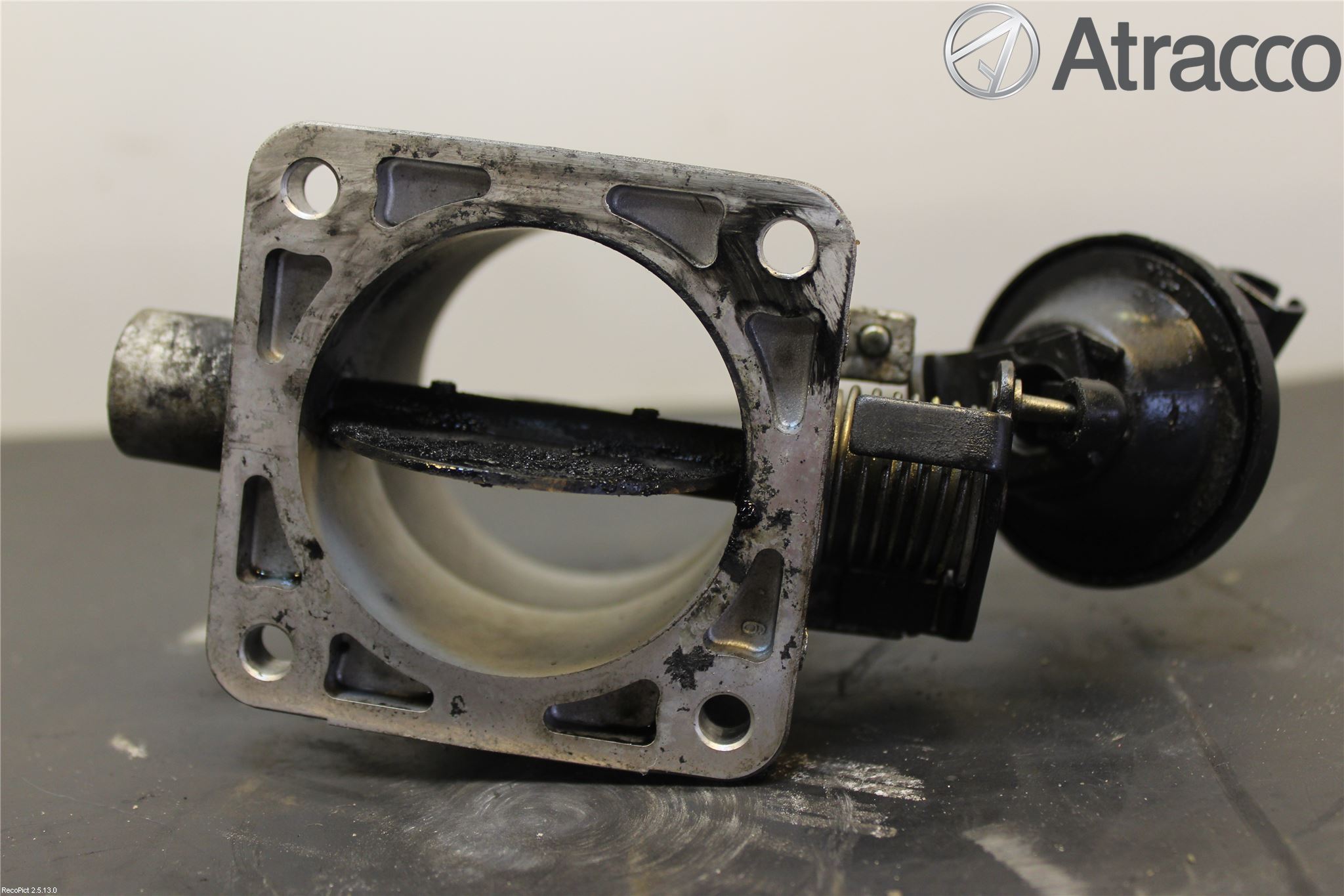 Kia SORENTO 03-09 Injspjällhus