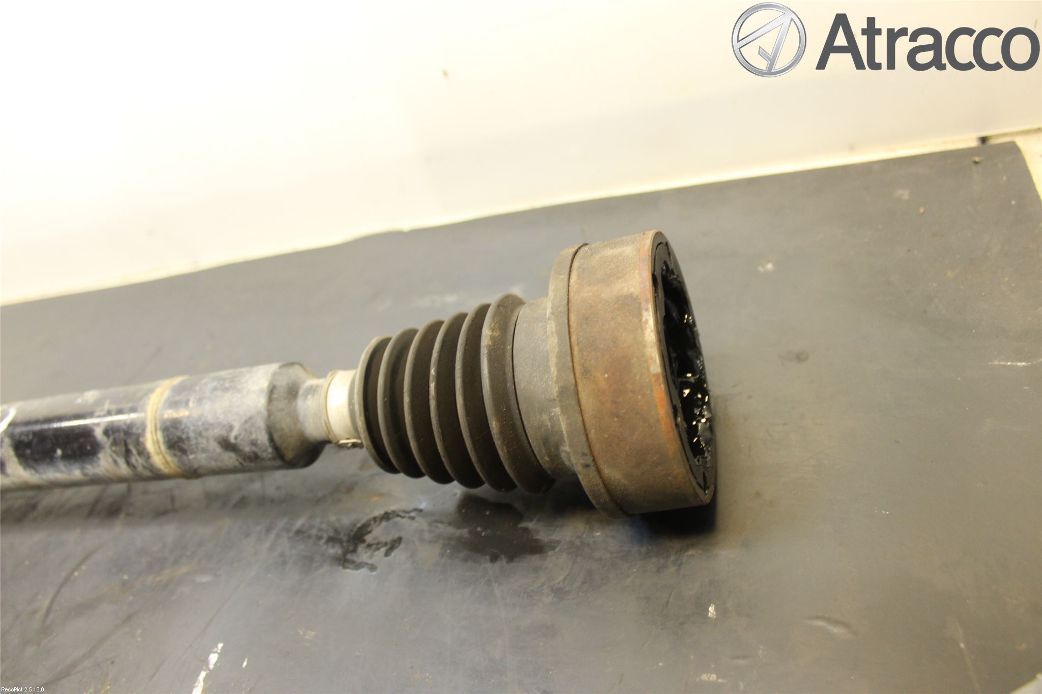 Volkswagen VW GOLF V 04-09 Drivaxel Fram Höger