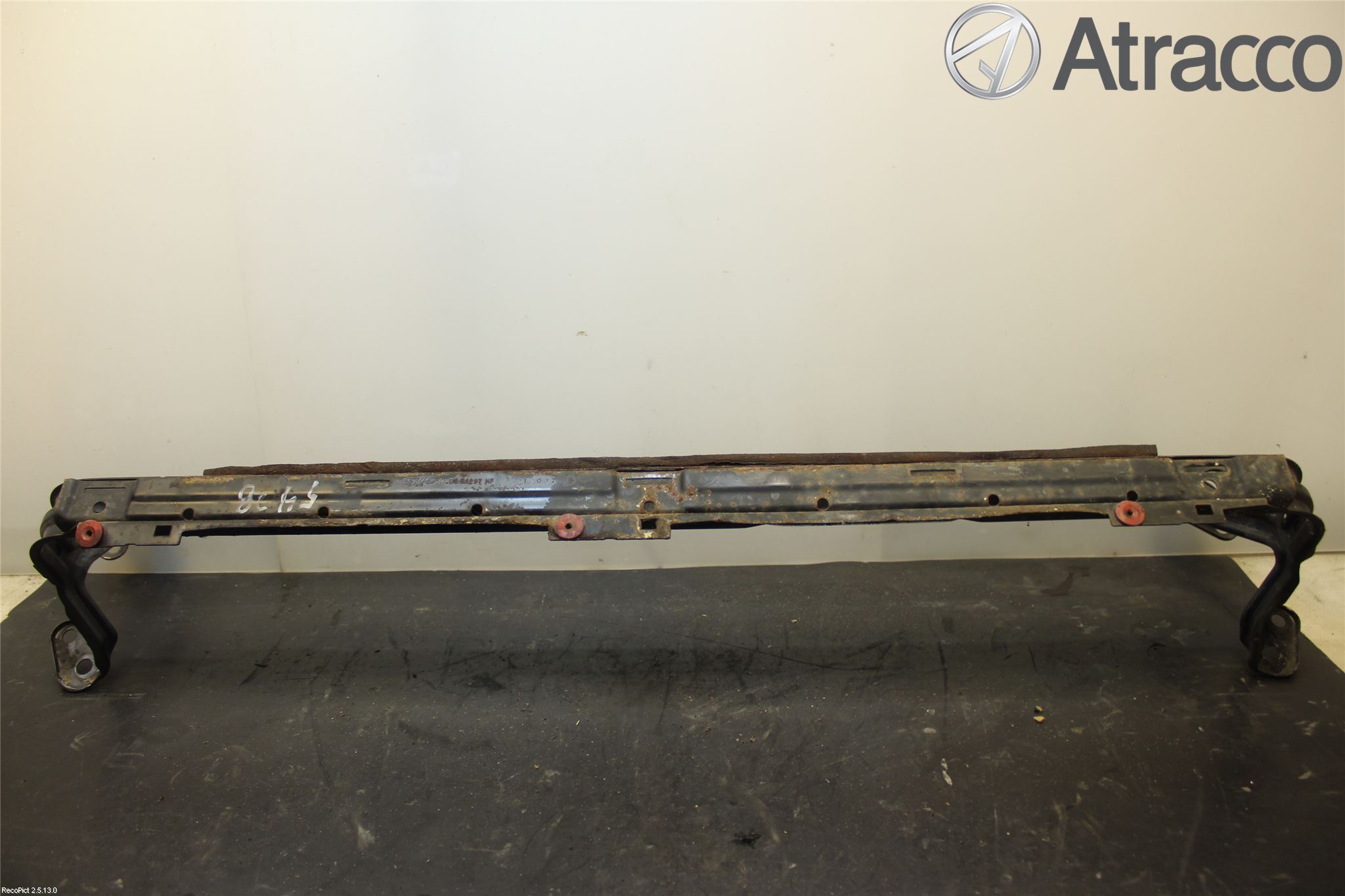 Volvo V50 04-07 Kylarfäste-Ram-Balk