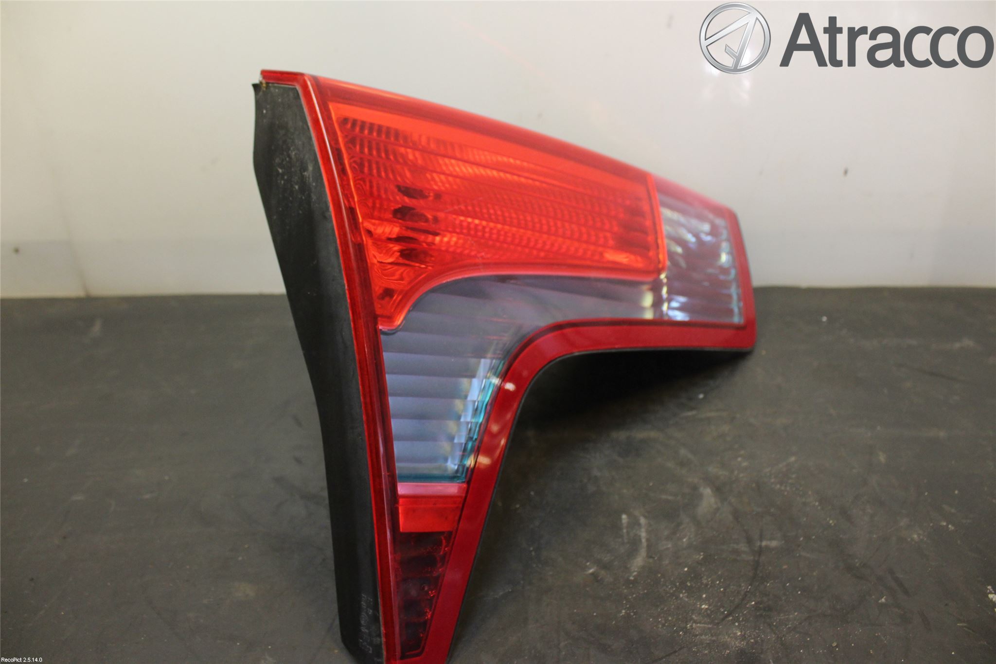 Citroen C5     05-08 Bakljus Lucka Vä