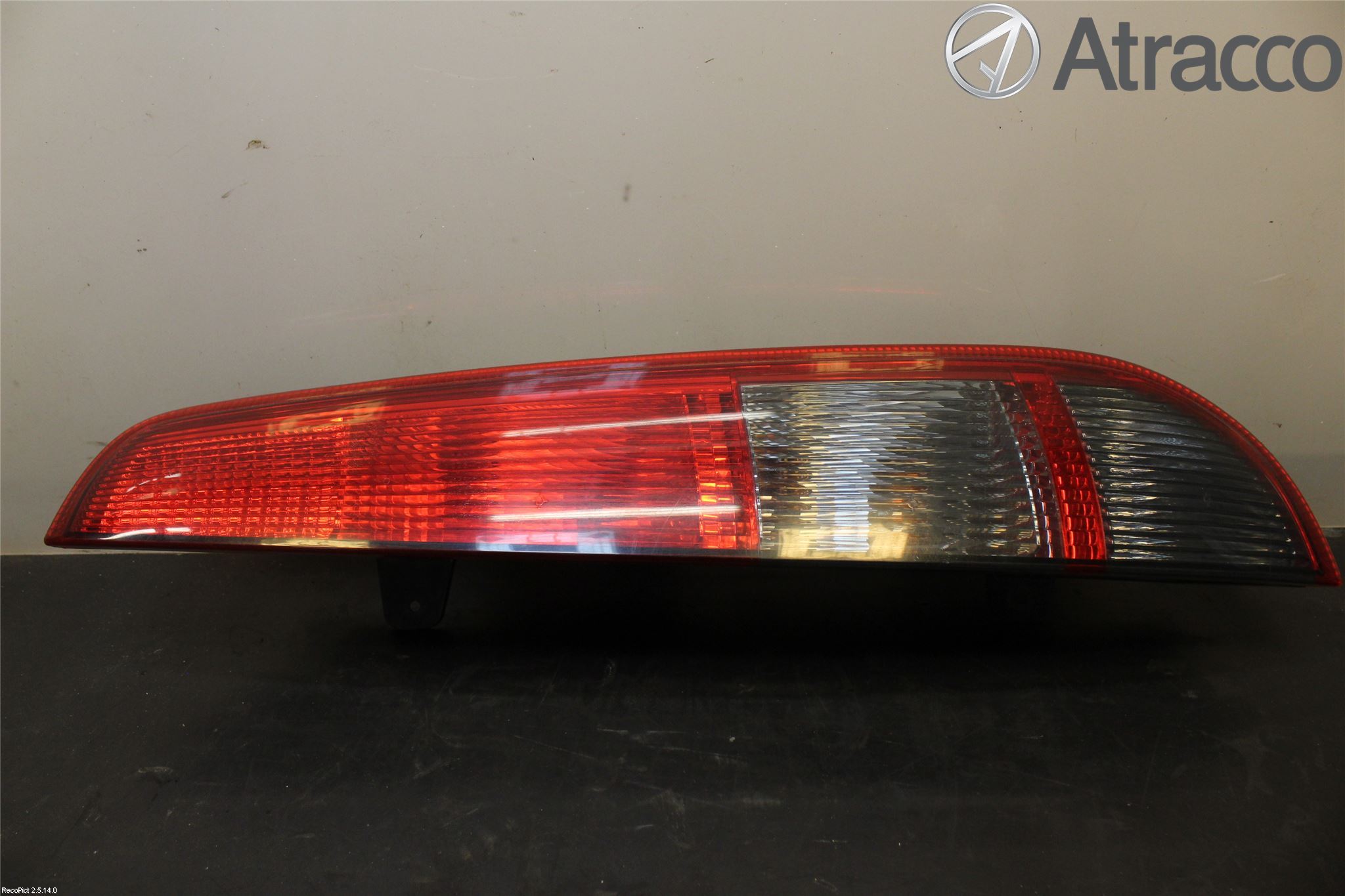 Ford FOCUS     04-07 Bakljus Höger