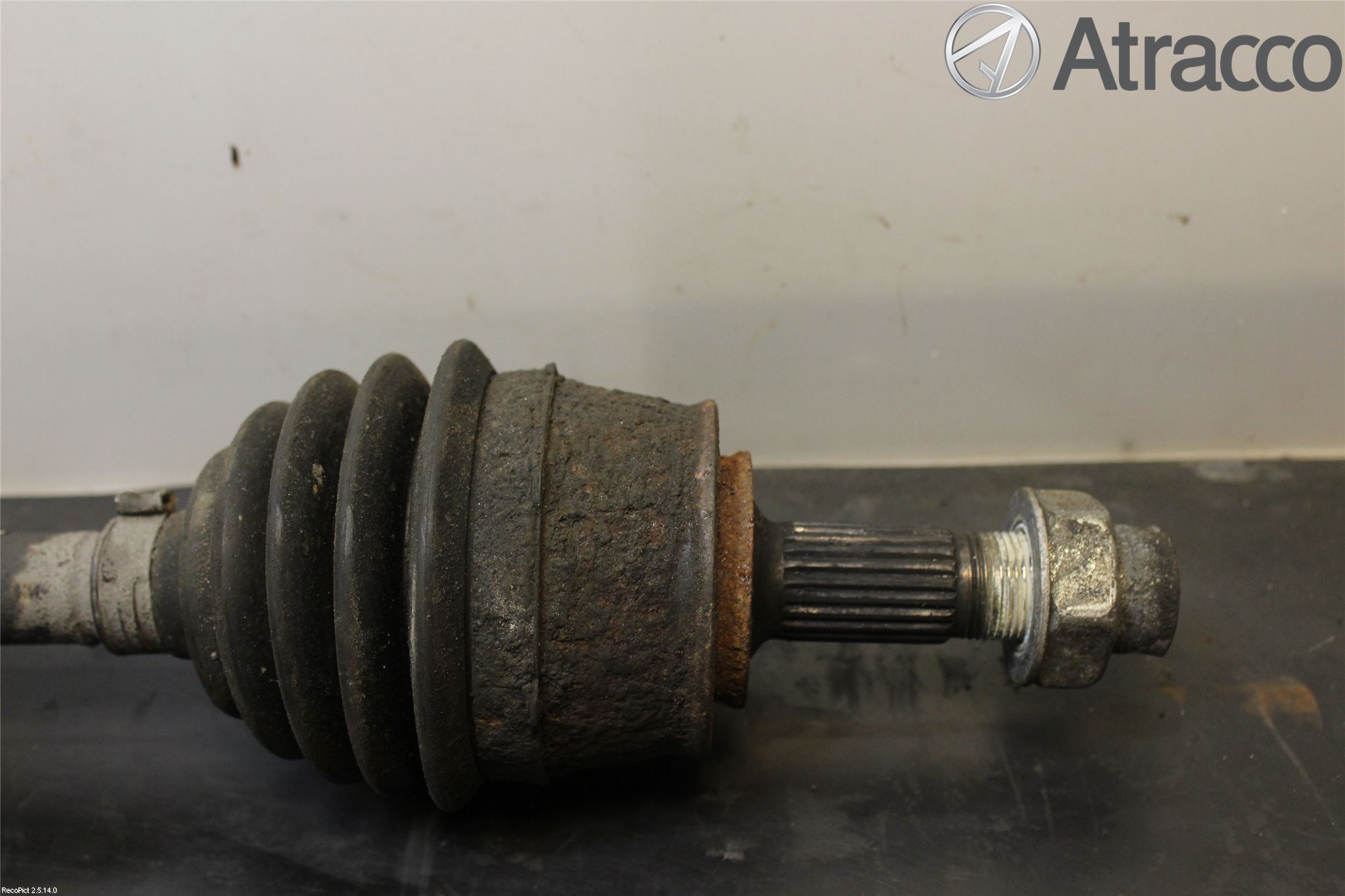 Opel CORSA D 07-14 Drivaxel Fram Vänster