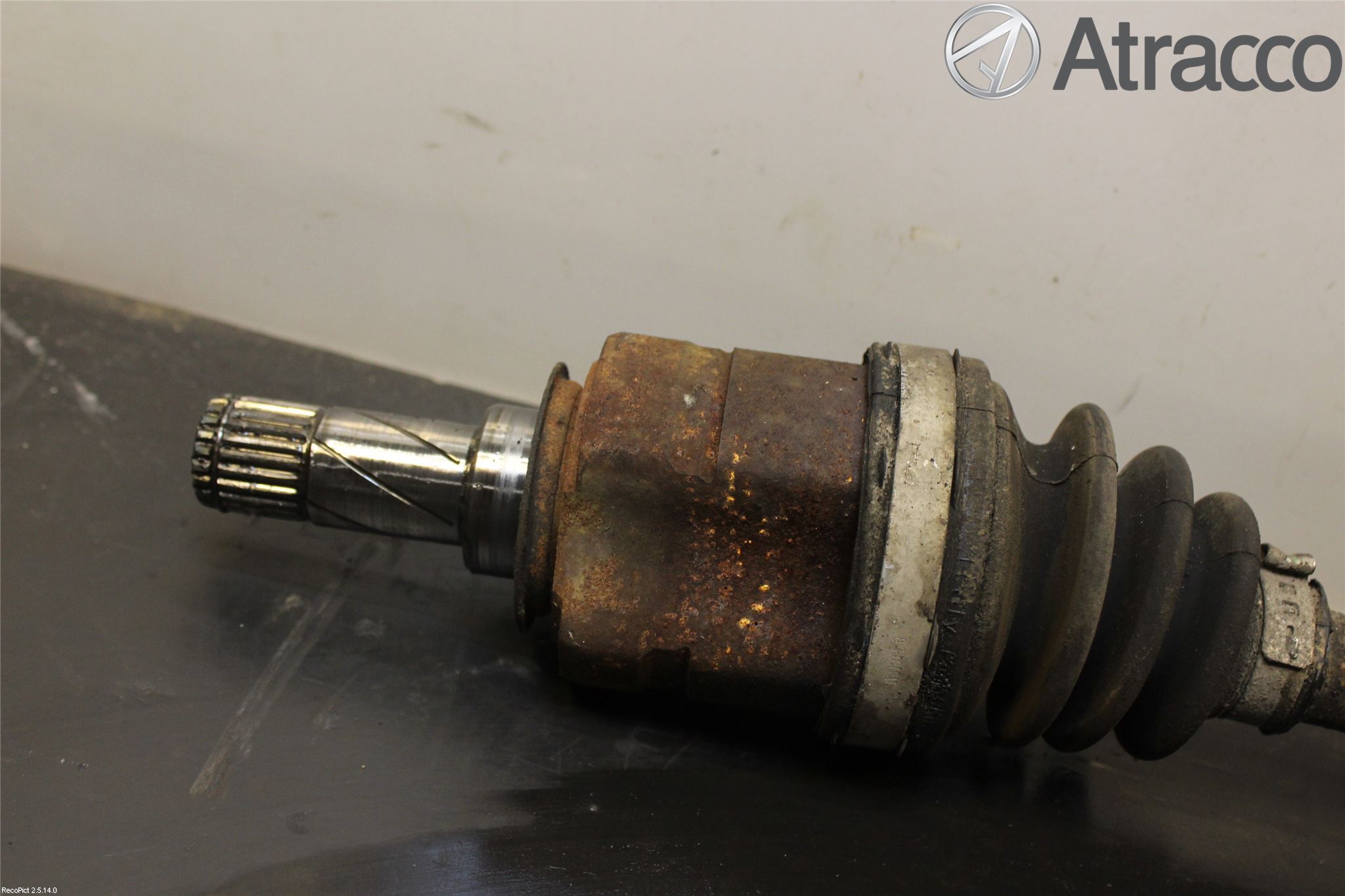 Opel CORSA D 07-14 Drivaxel Fram Vänster