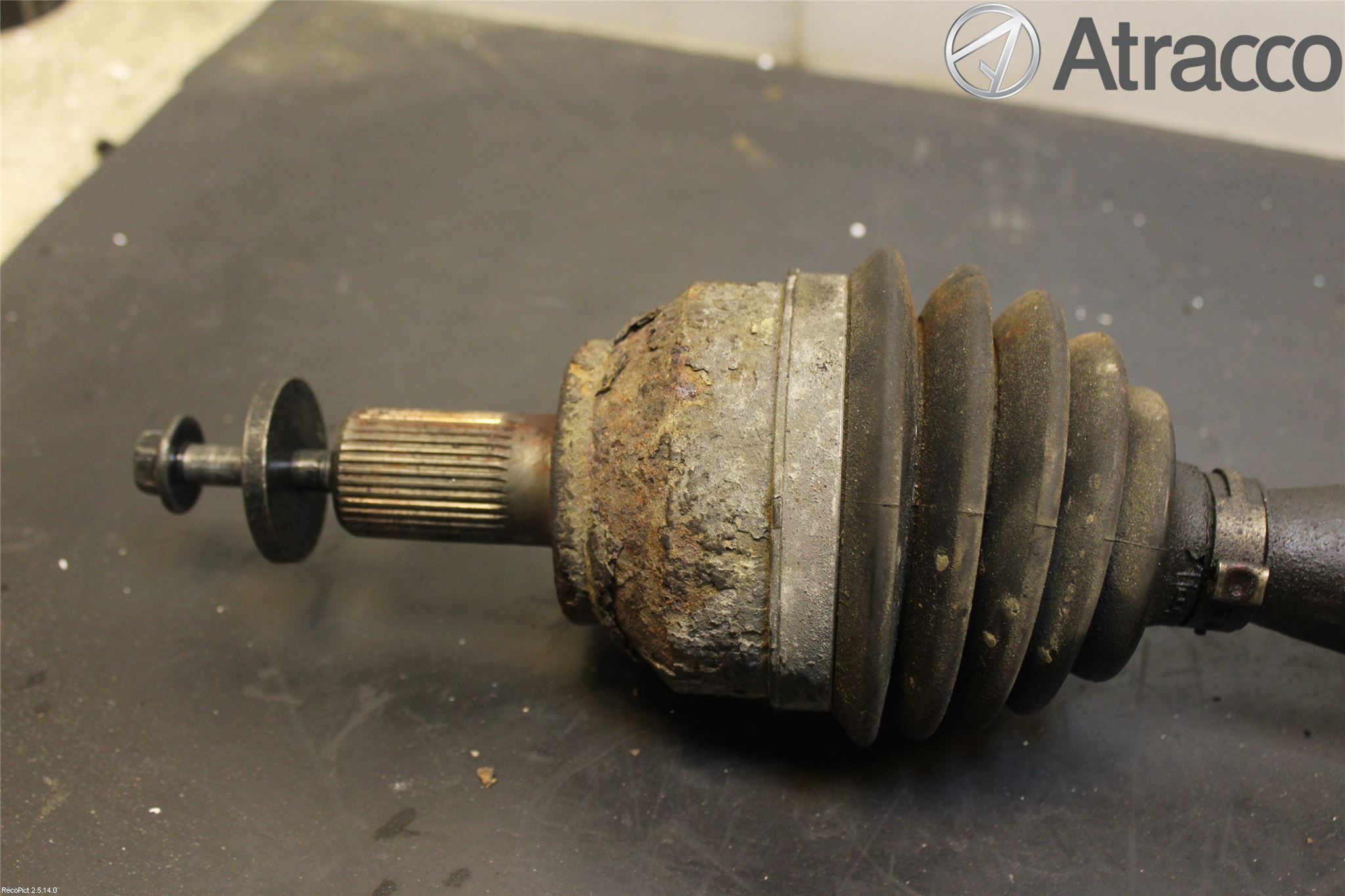 Volvo V50 04-07 Drivaxel Fram Höger