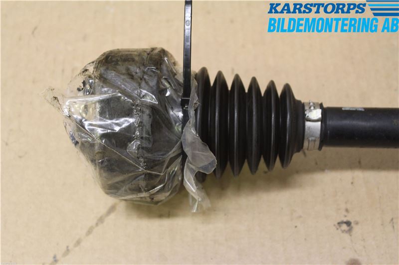 Volkswagen VW JETTA V 06-10 Drivaxel Fram Vänster