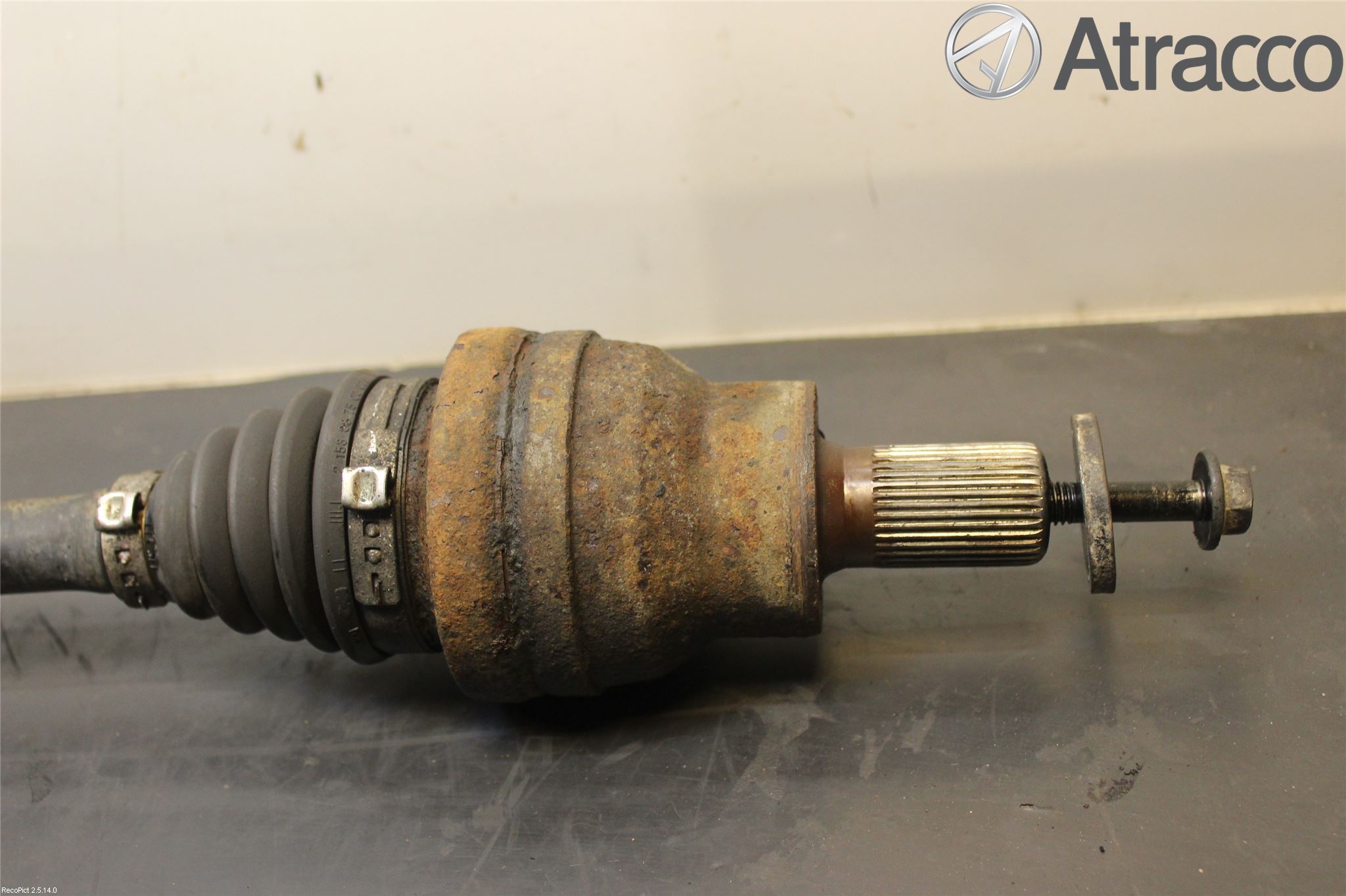 Volvo XC70 05-07 Drivaxel Bak Höger