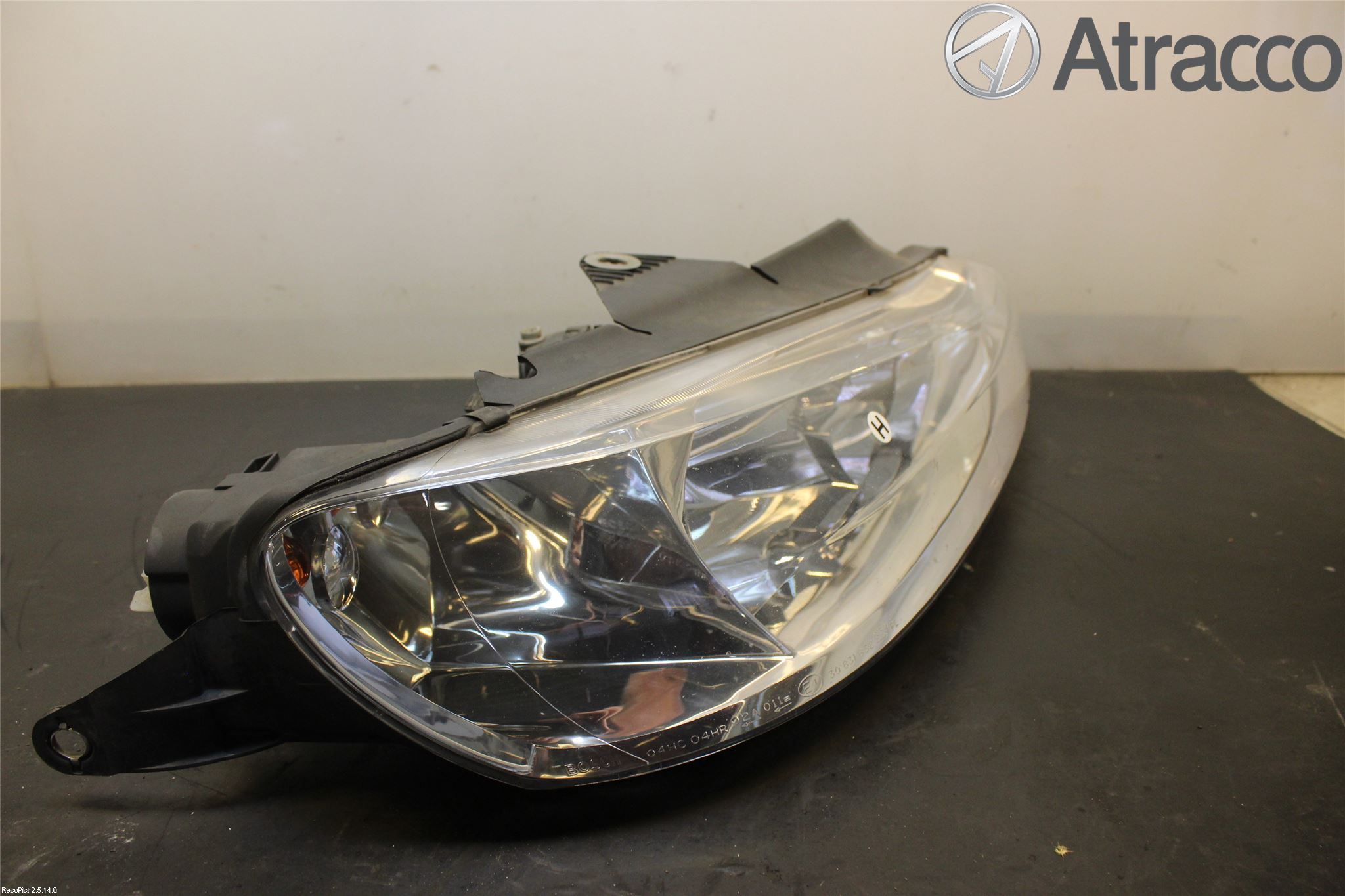 Peugeot 406     99-04 Strålkastare Höger