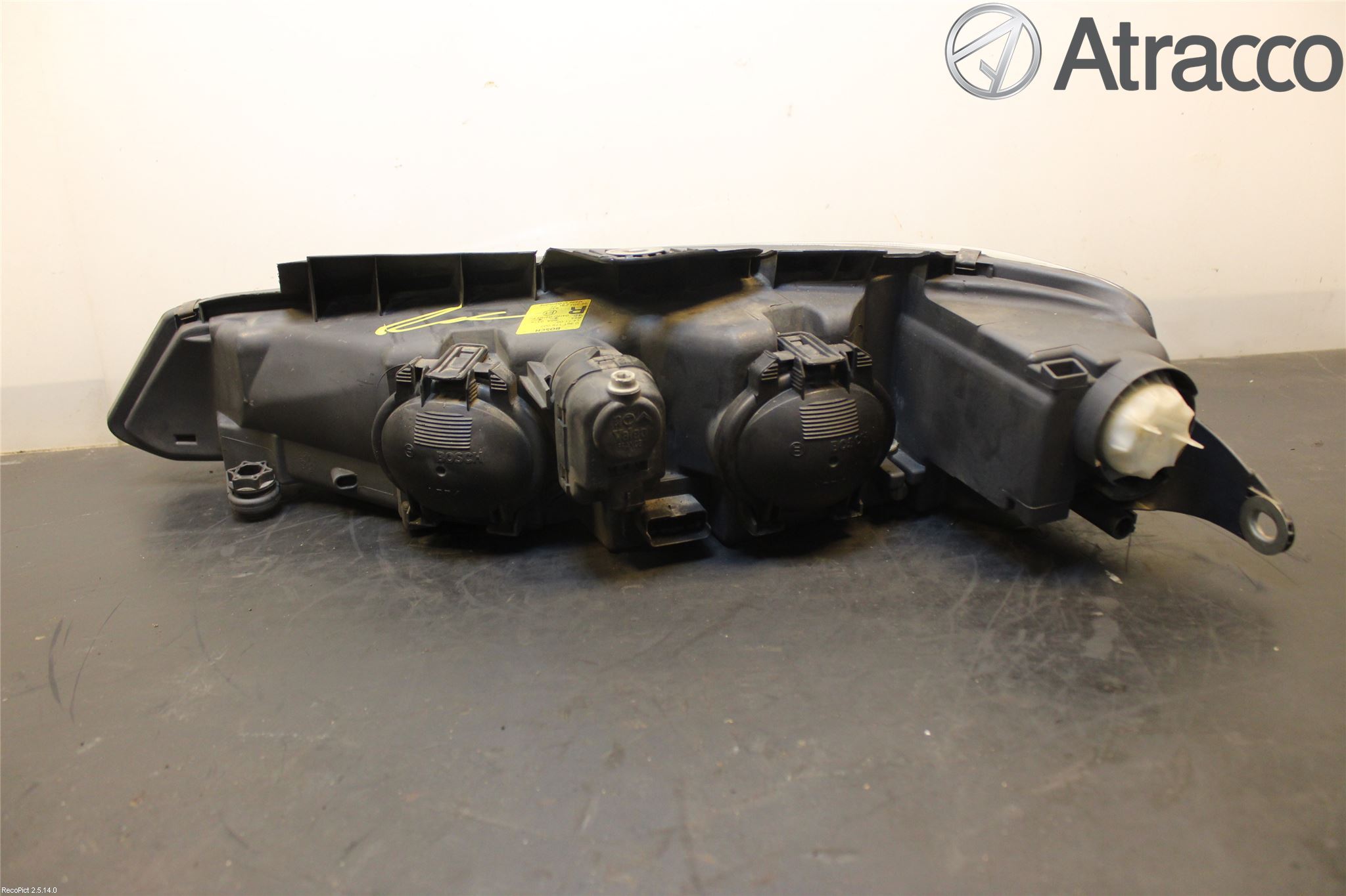 Peugeot 406     99-04 Strålkastare Höger