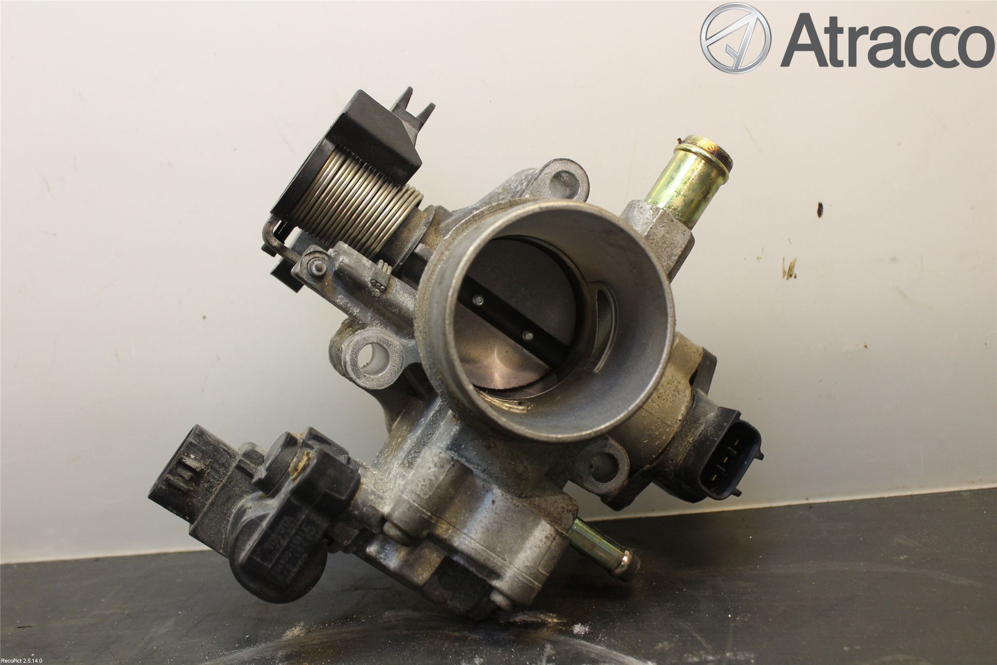 Toyota COROLLA 02-07 Injspjällhus