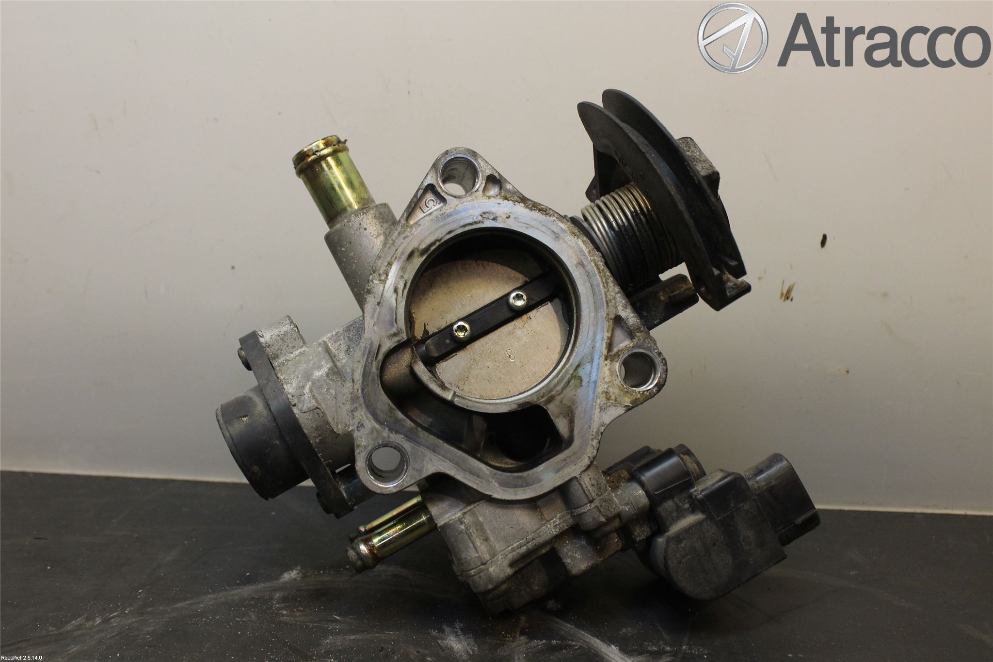 Toyota COROLLA 02-07 Injspjällhus