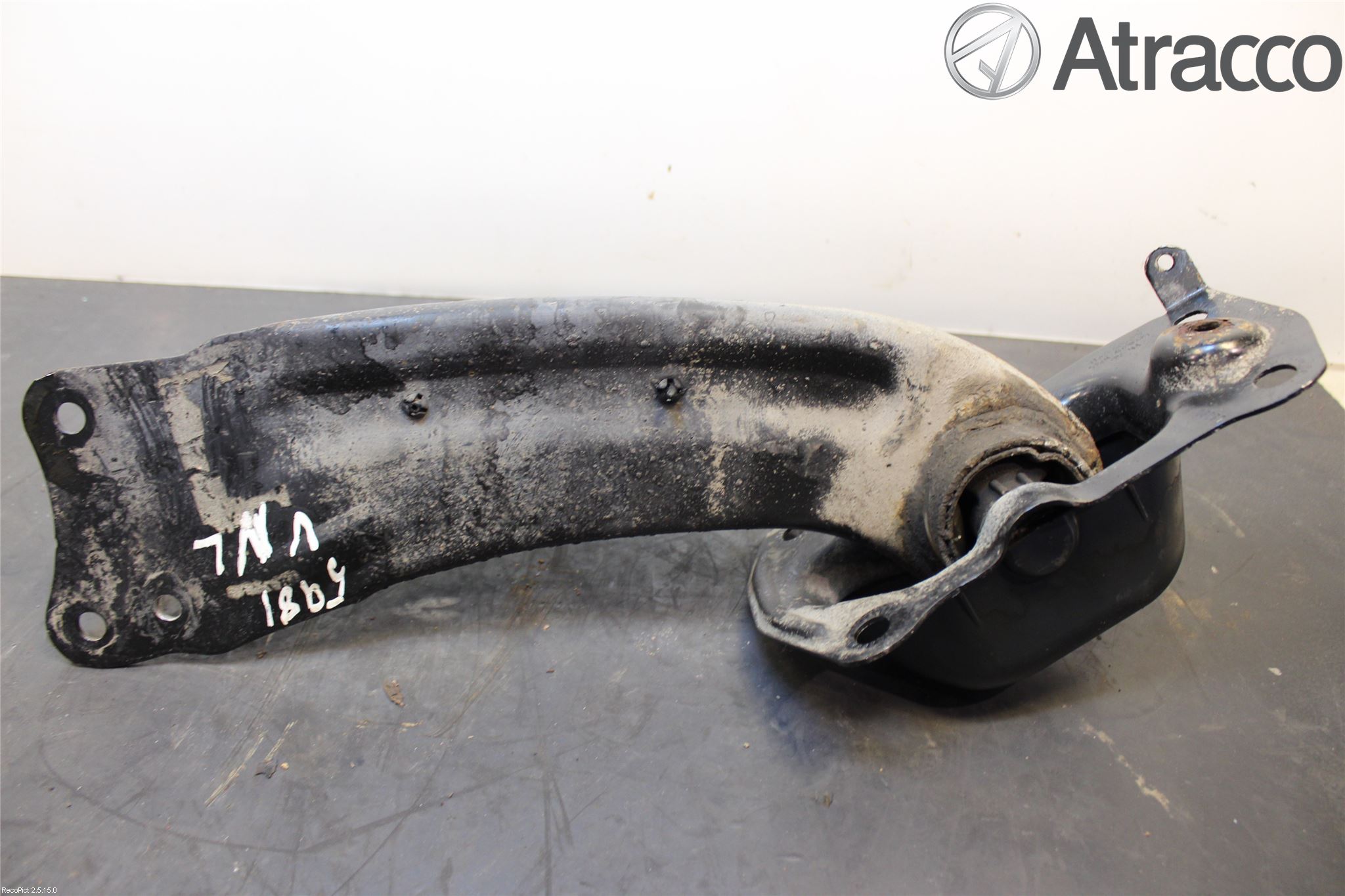 Volkswagen VW PASSAT 11-14 Bärarm Bak Vänster