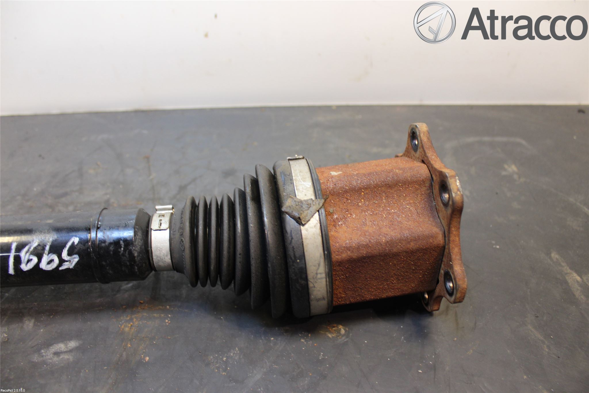 Volkswagen VW PASSAT 11-14 Drivaxel Fram Vänster