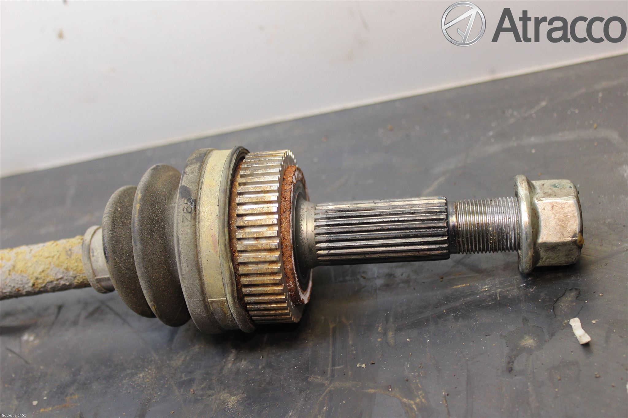 Nissan QASHQAI 10-14 Drivaxel Bak Höger
