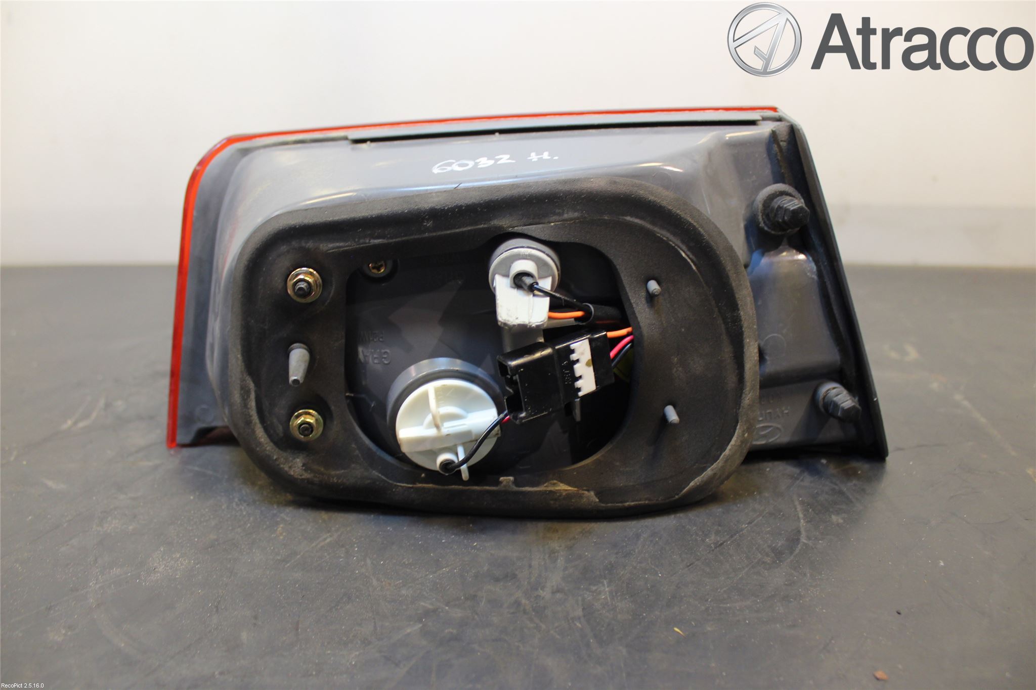 Hyundai SONATA 06-10 Bakljus Lucka Hö