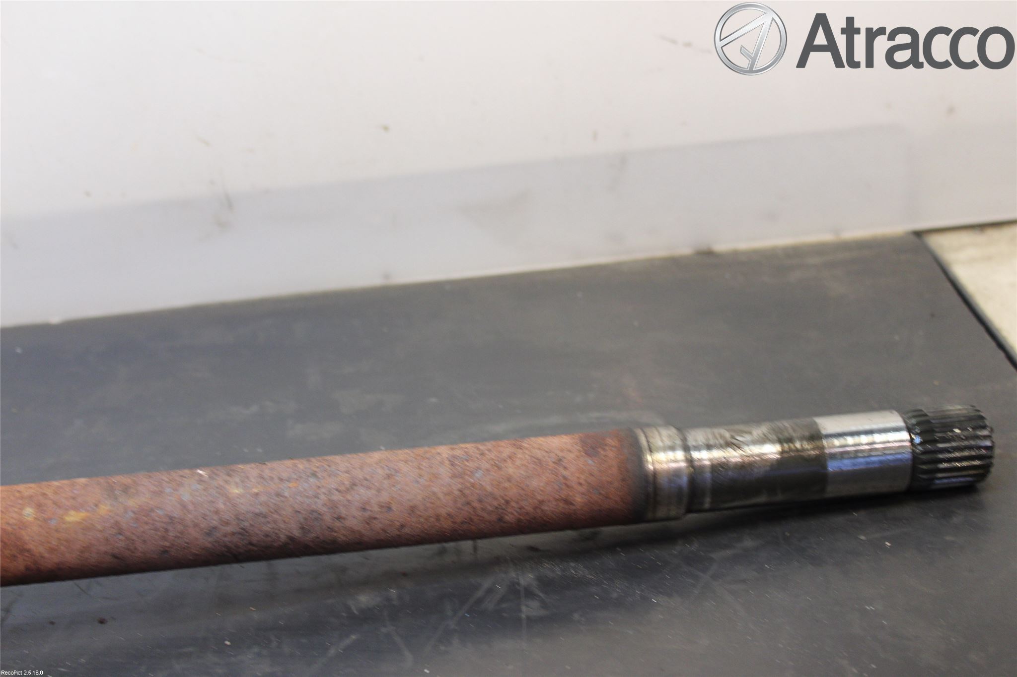 Citroen C5     05-08 Drivaxel Fram Höger