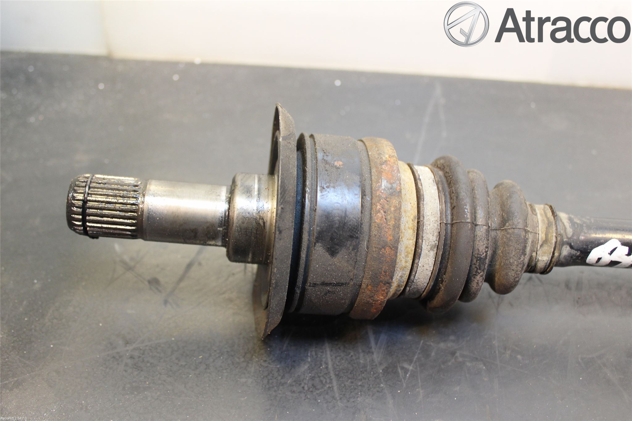 BMW 1 F20/F21 11-19 Drivaxel Bak Höger
