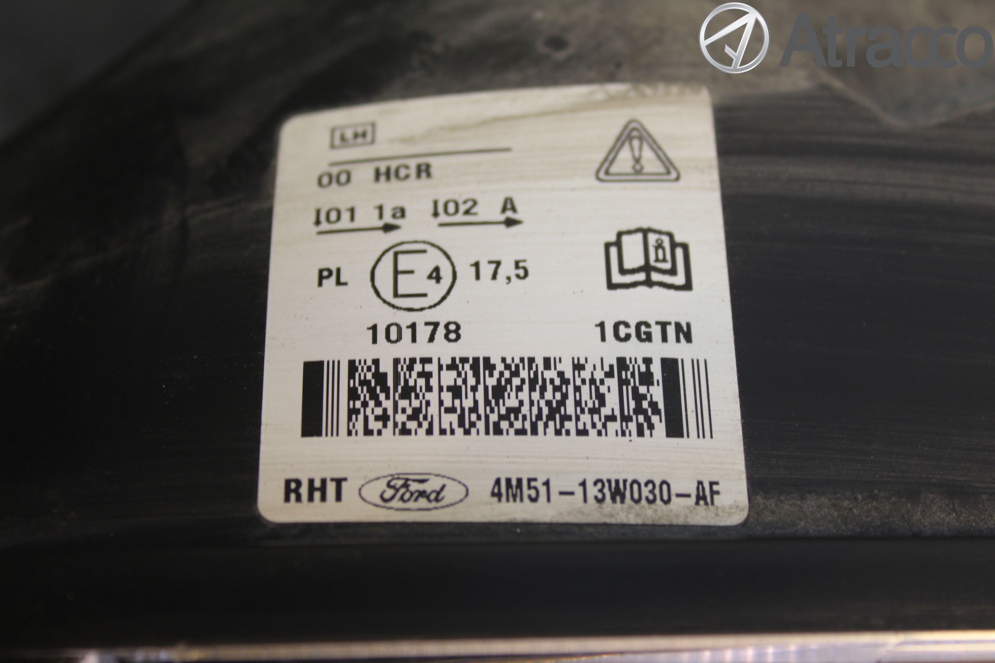 Ford FOCUS     04-07 Strålkastare Vänster