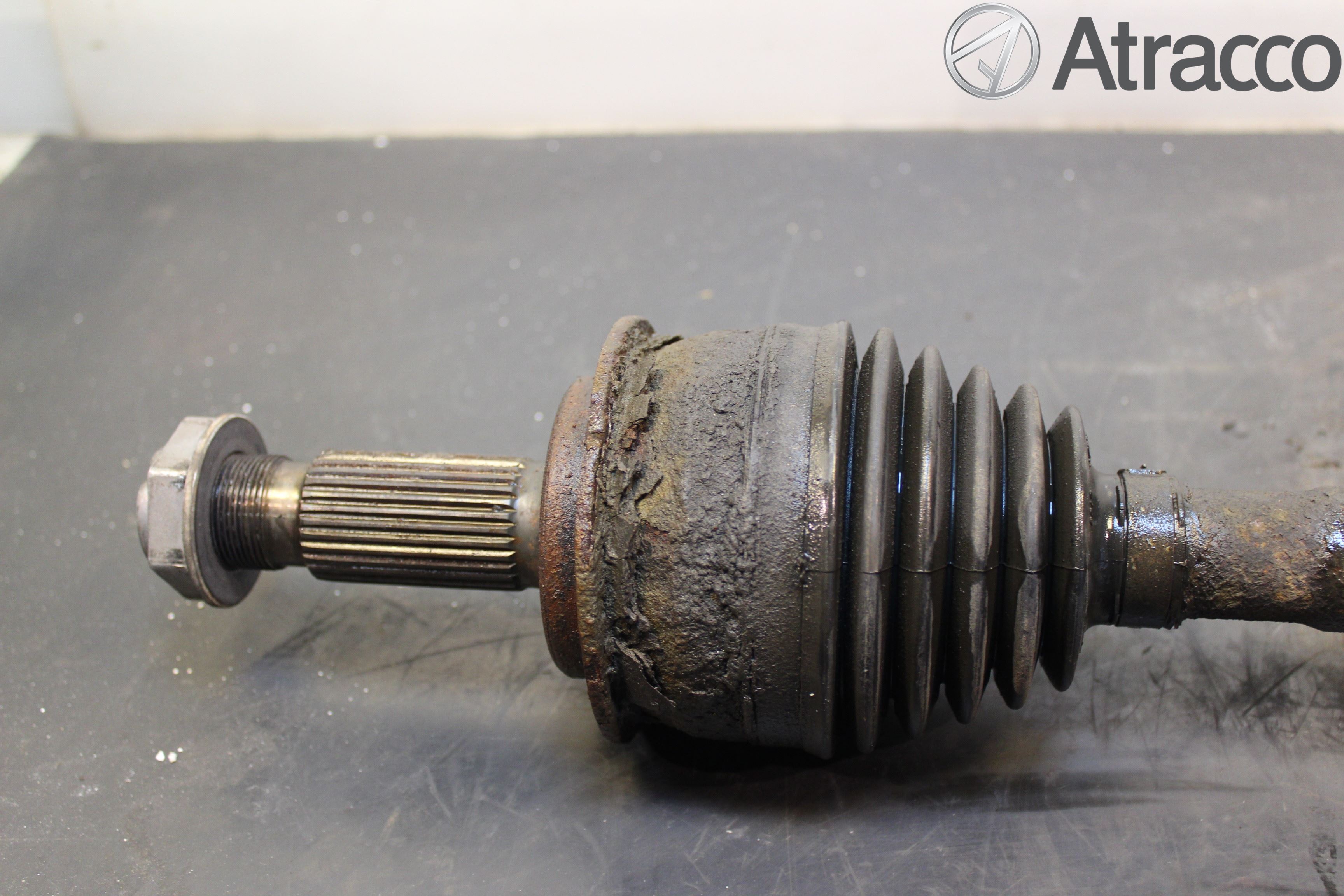 Mercedes-Benz MB VITO/VIANO (W639) 04-14 Drivaxel Bak Höger