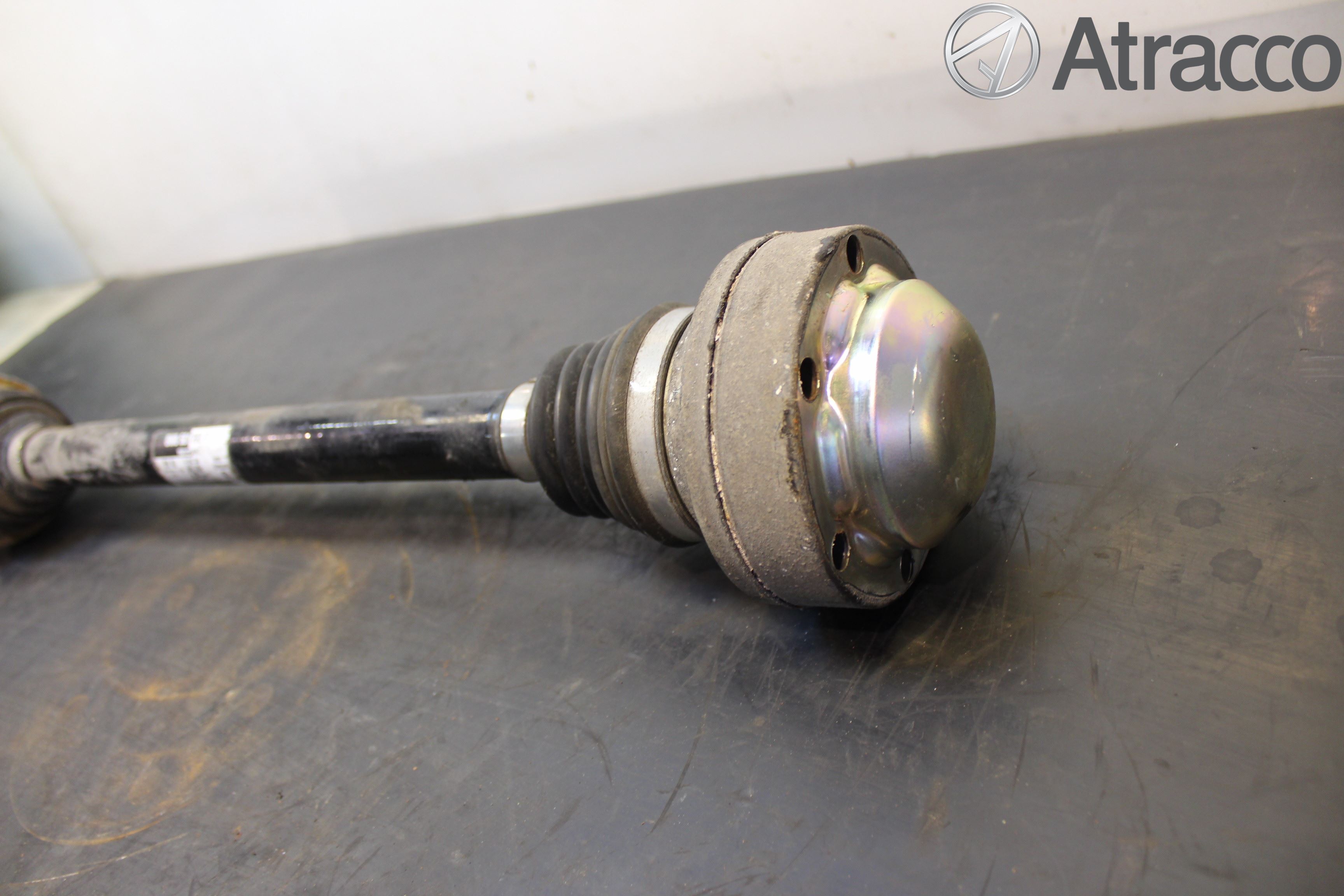 Audi A4/S4 B9 16-19 Drivaxel Bak Vänster