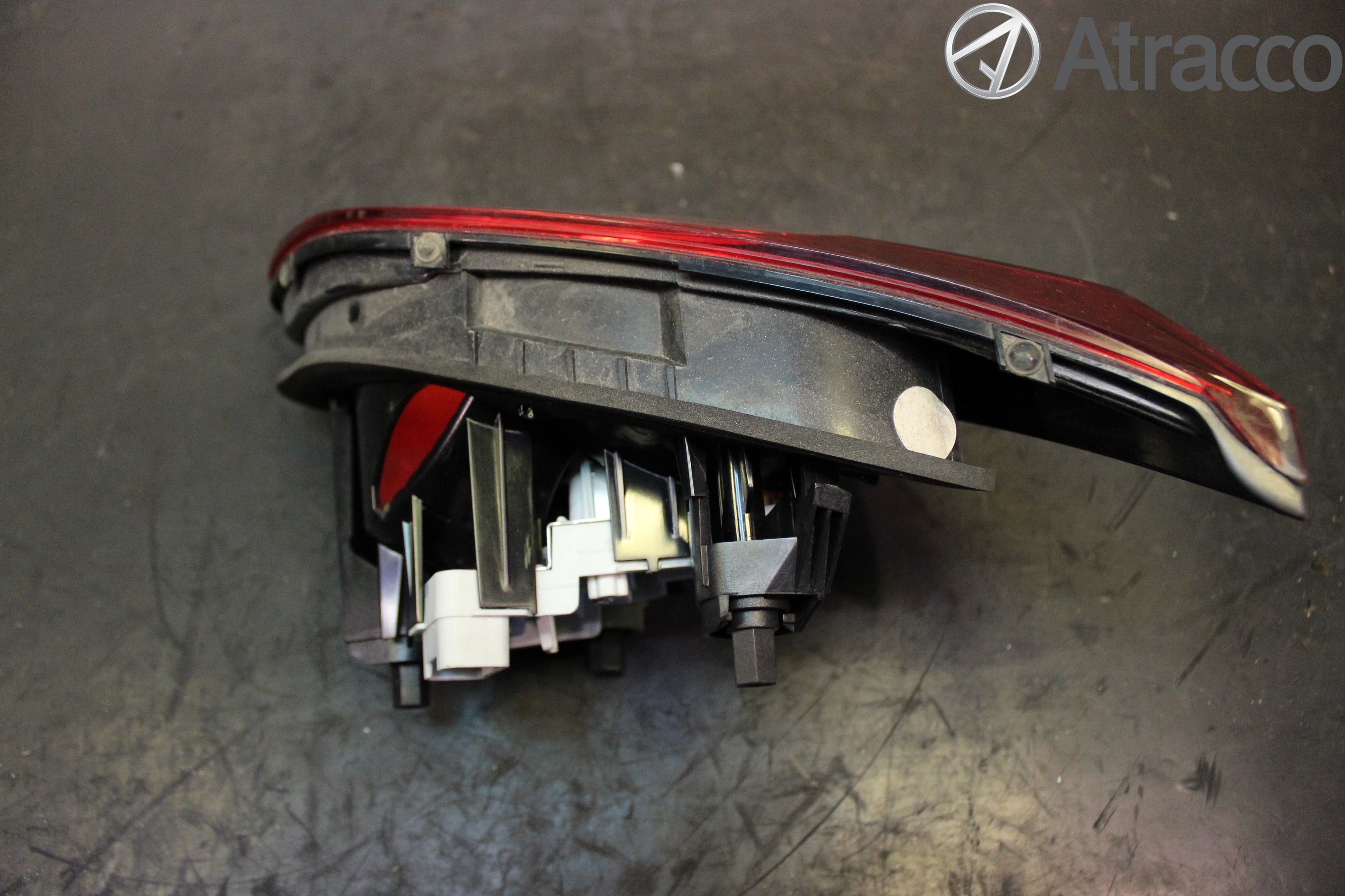 Volkswagen VW PASSAT CC 08-16 Bakljus Lucka Vä