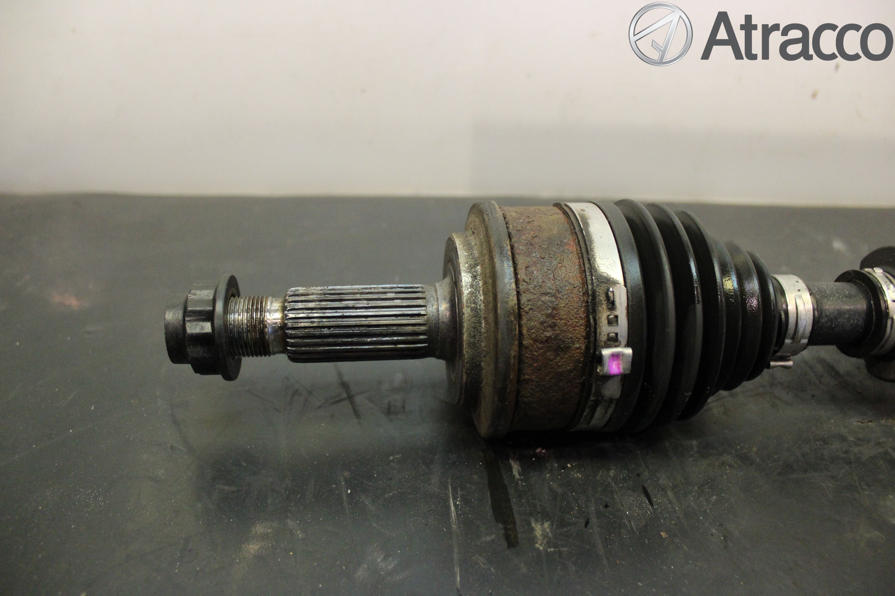 Toyota AURIS 13-19 Drivaxel Fram Vänster