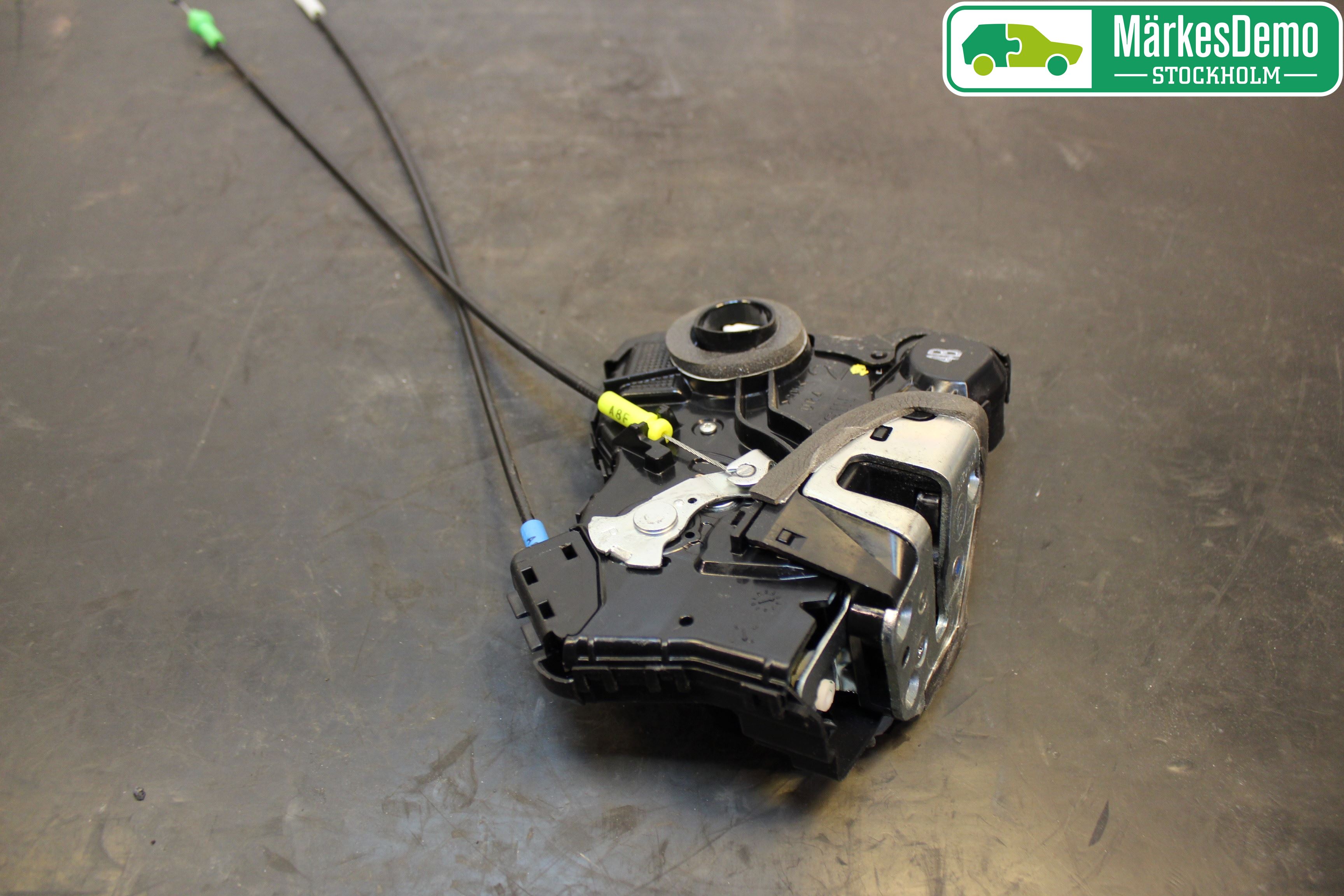 Toyota AURIS 13-19 Låskista-Dörrlås