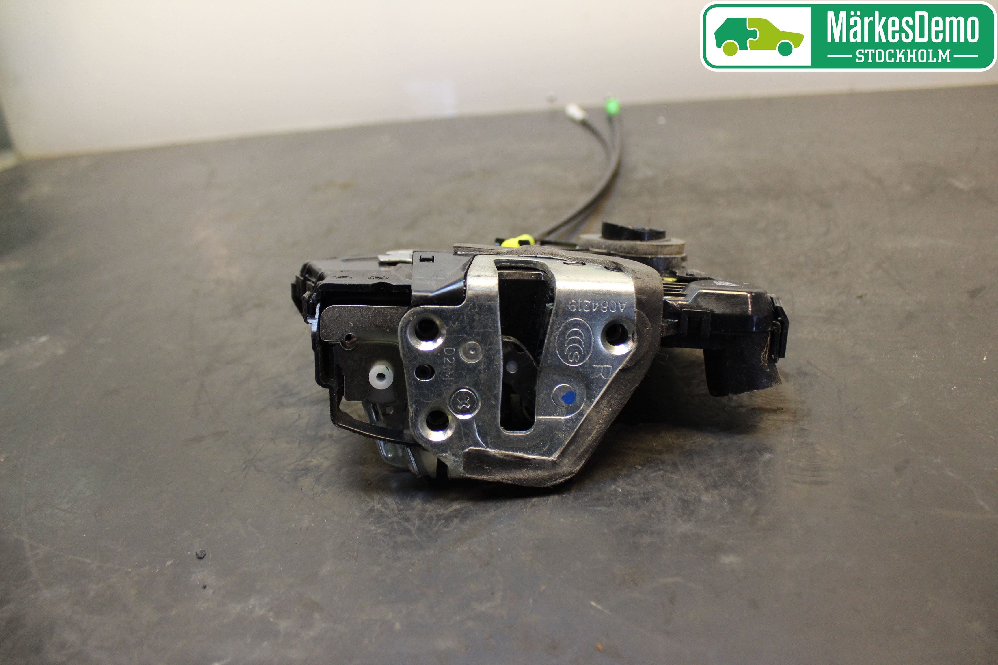 Toyota AURIS 13-19 Låskista-Dörrlås