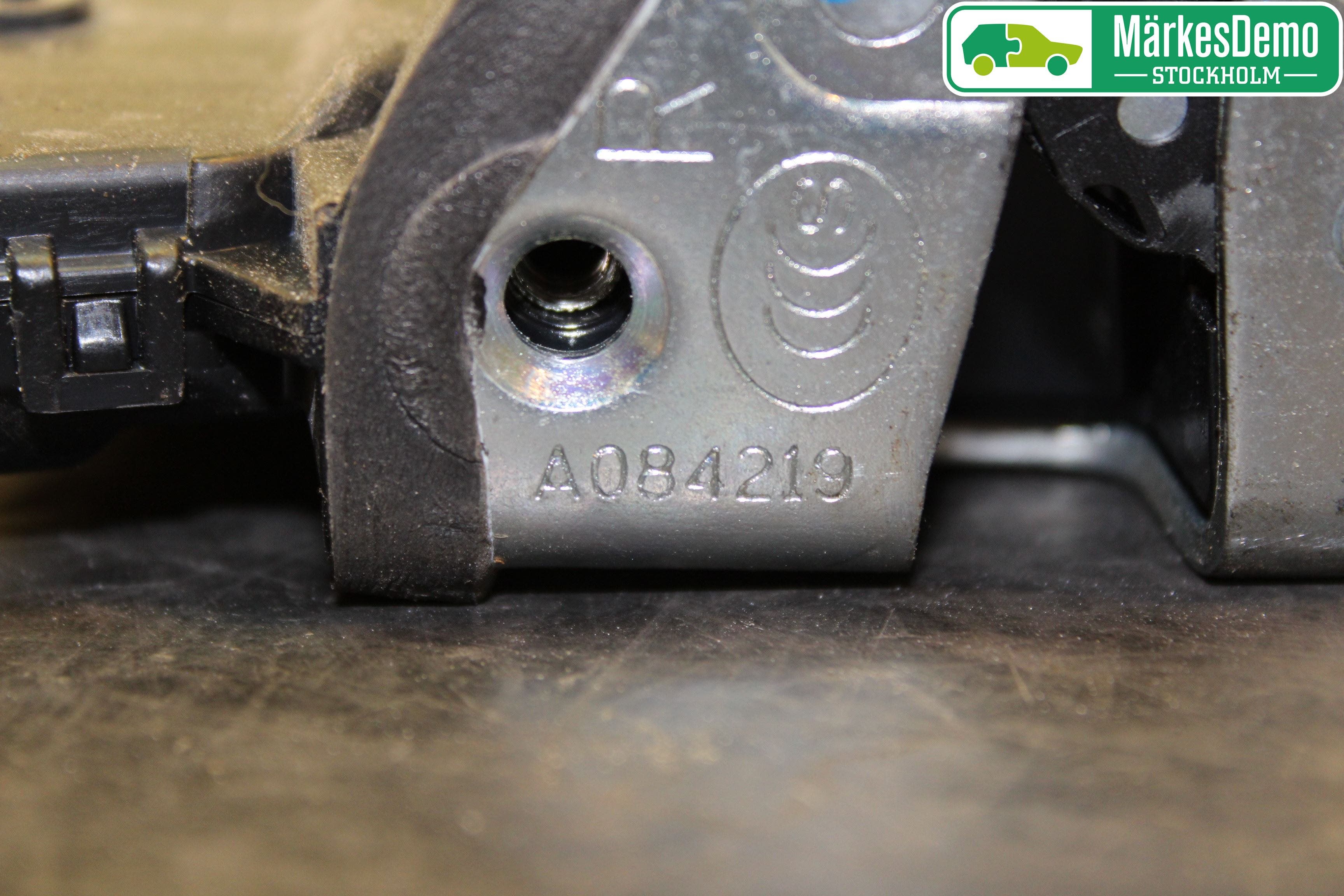 Toyota AURIS 13-19 Låskista-Dörrlås