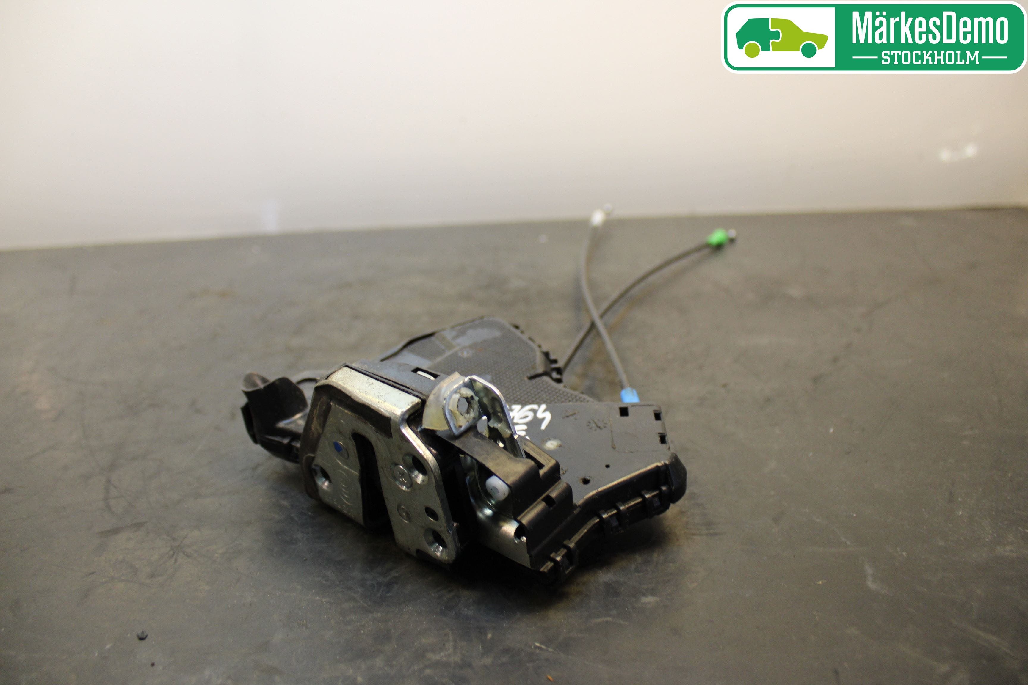 Toyota AURIS 13-19 Låskista-Dörrlås