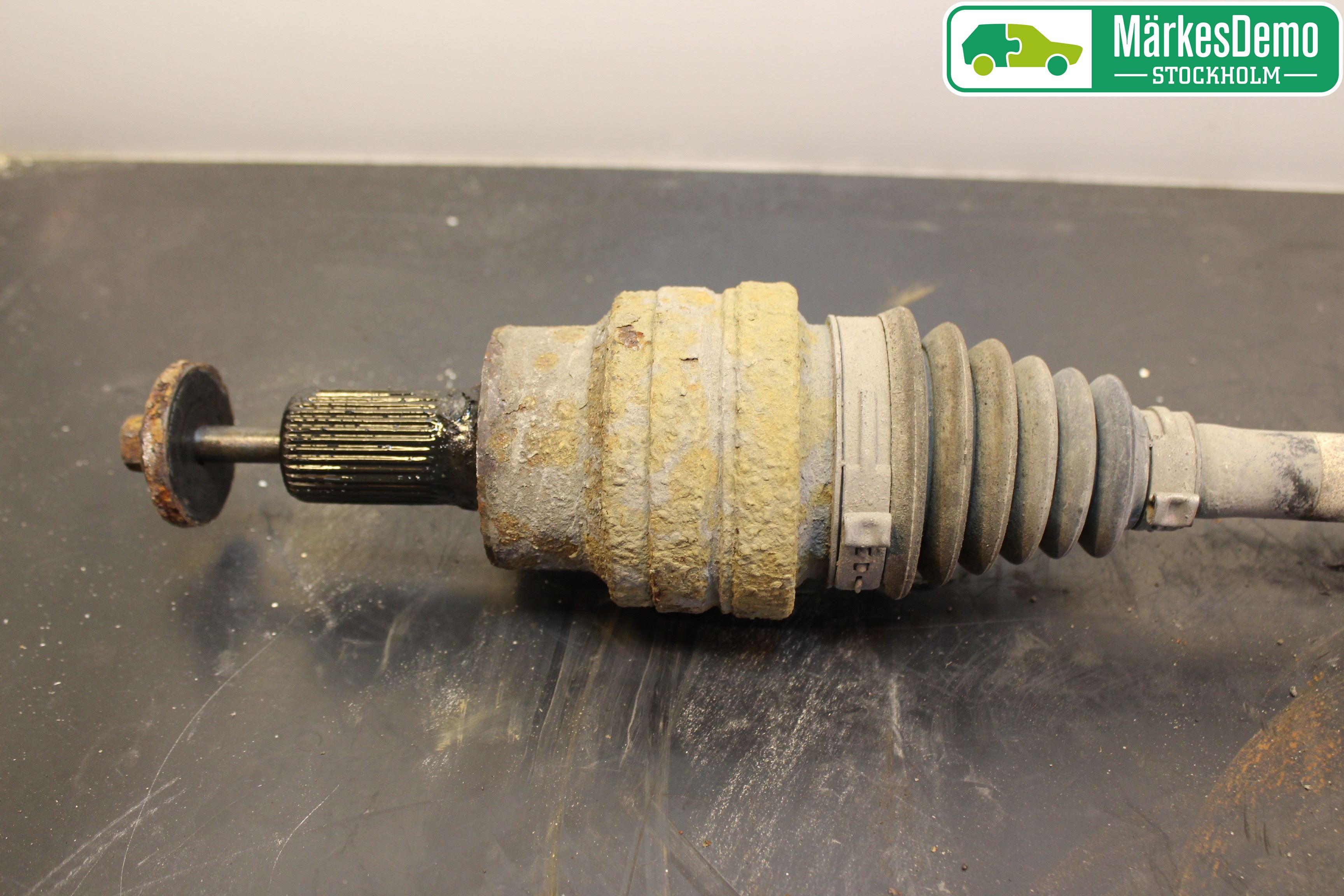 Volvo XC70 01-04 Drivaxel Bak Vänster