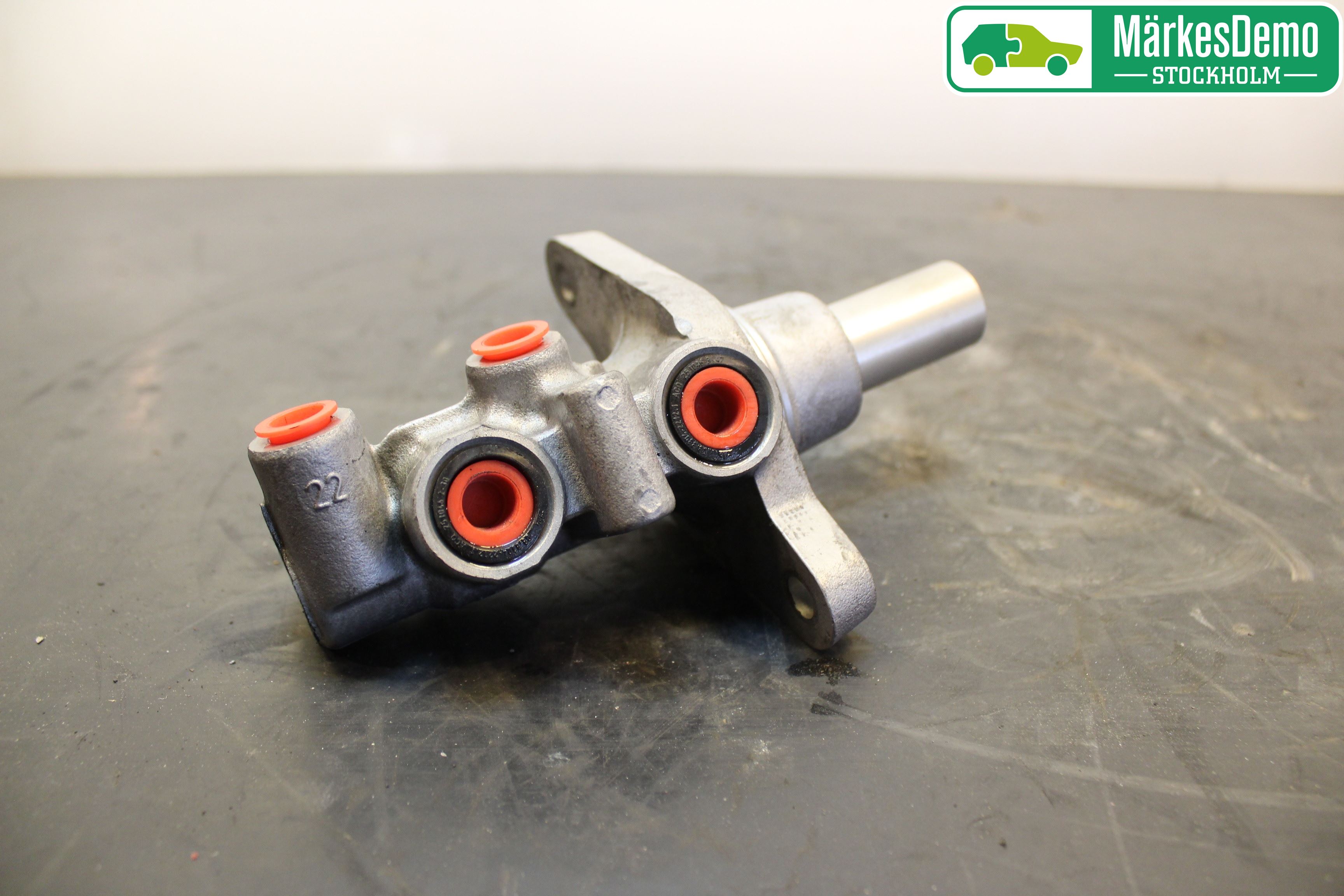Toyota YARIS XP130 12-14 Broms Huvudcylinder