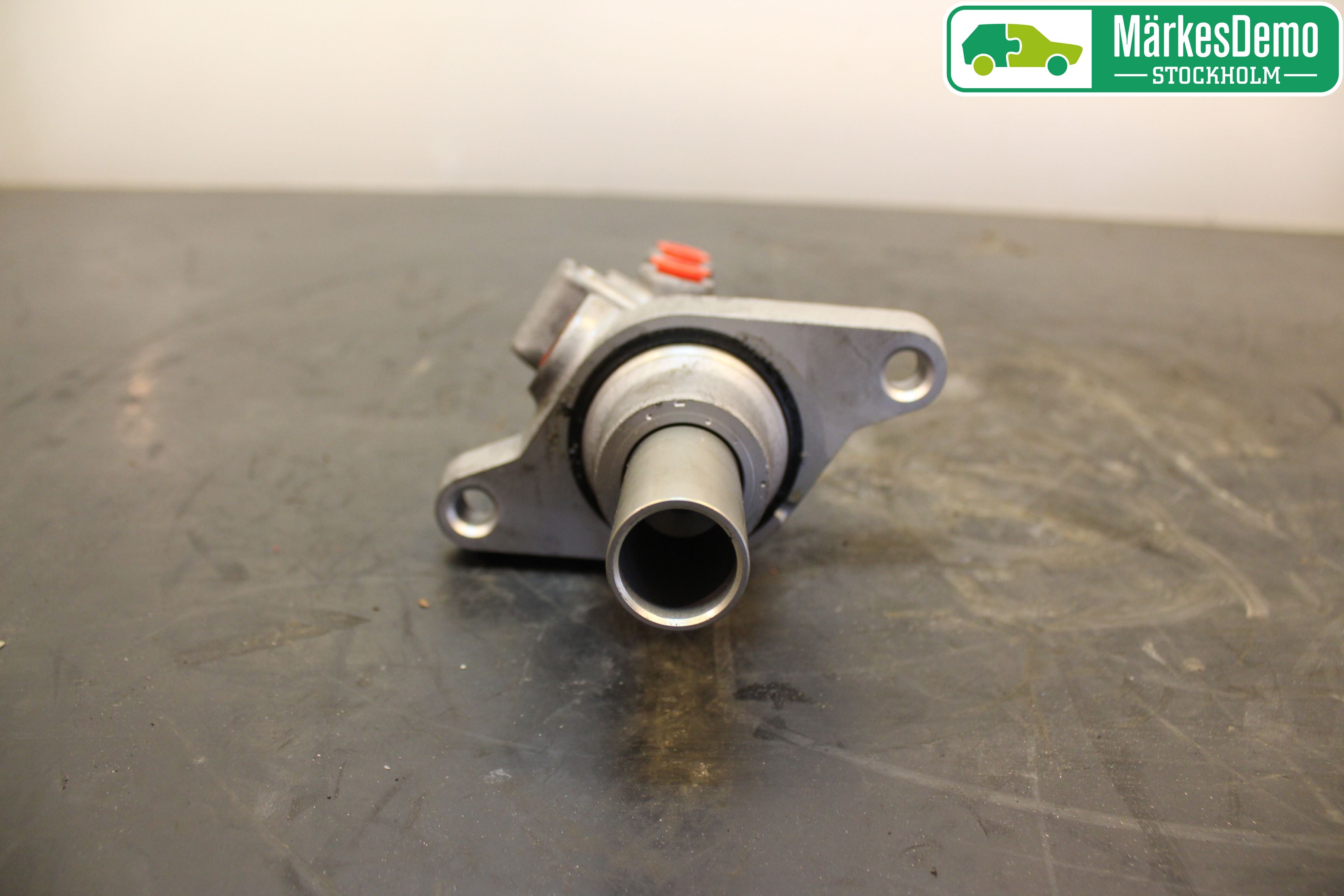 Toyota YARIS XP130 12-14 Broms Huvudcylinder
