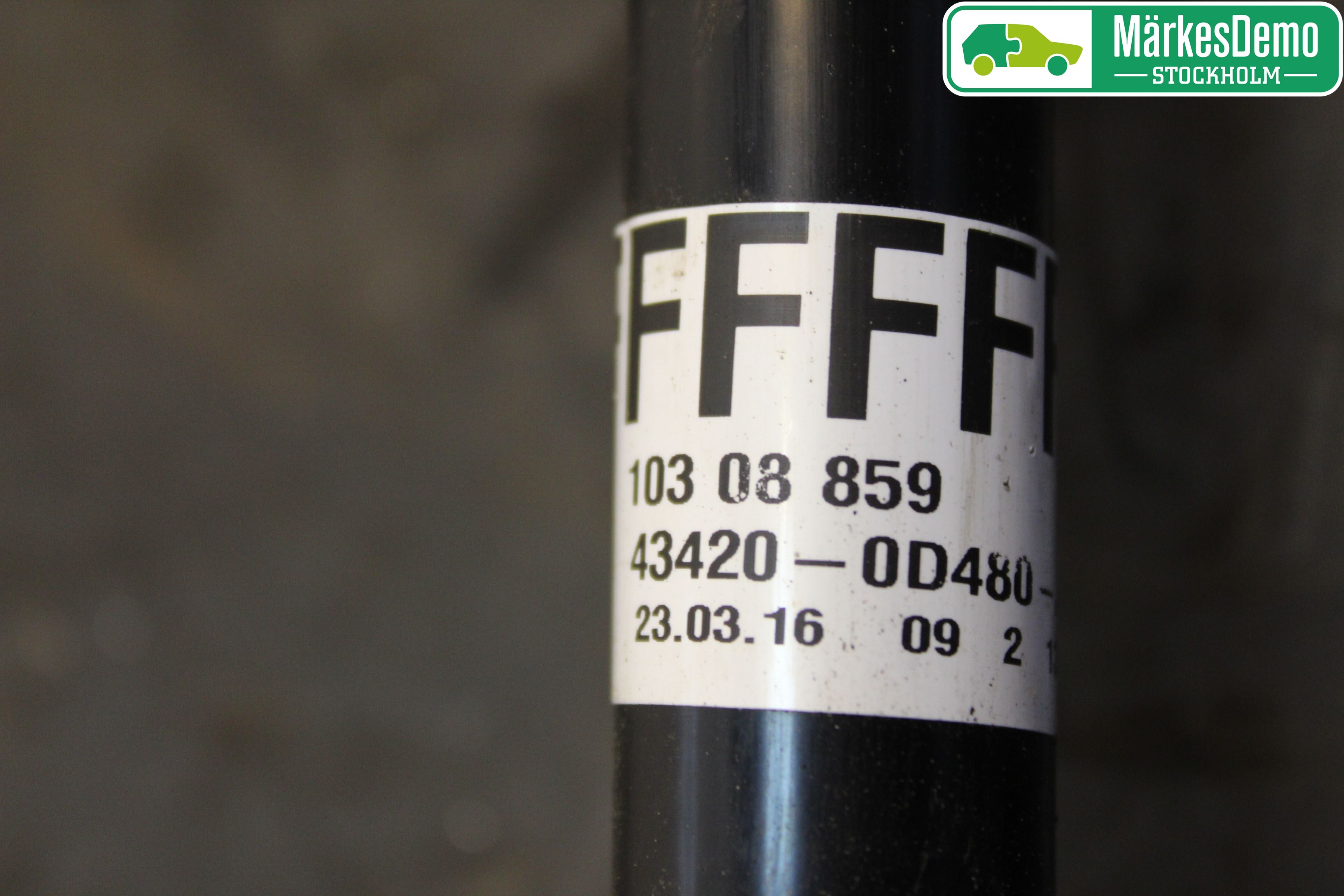 Toyota YARIS XP130 12-14 Drivaxel Fram Vänster