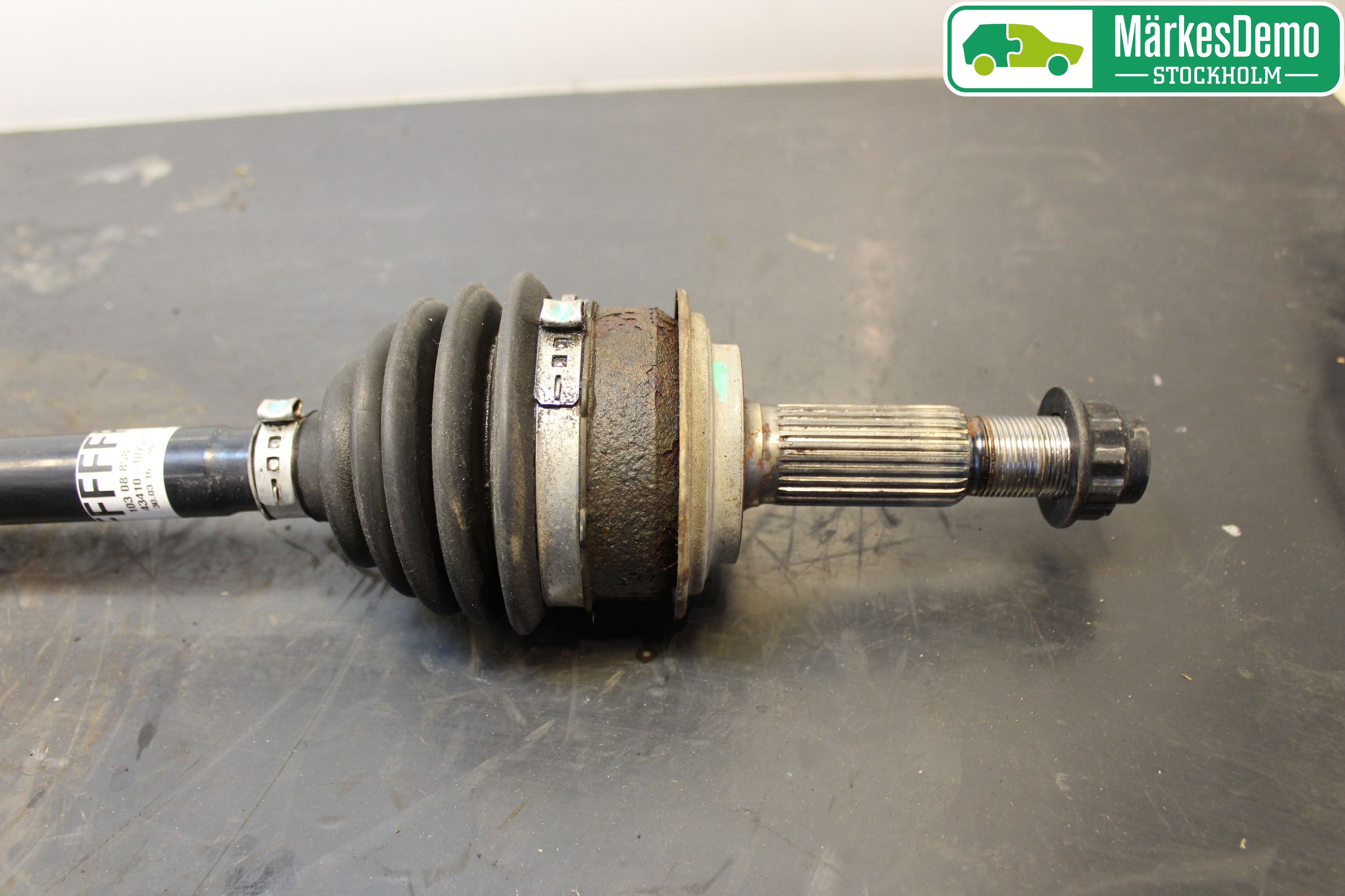 Toyota YARIS XP130 12-14 Drivaxel Fram Höger