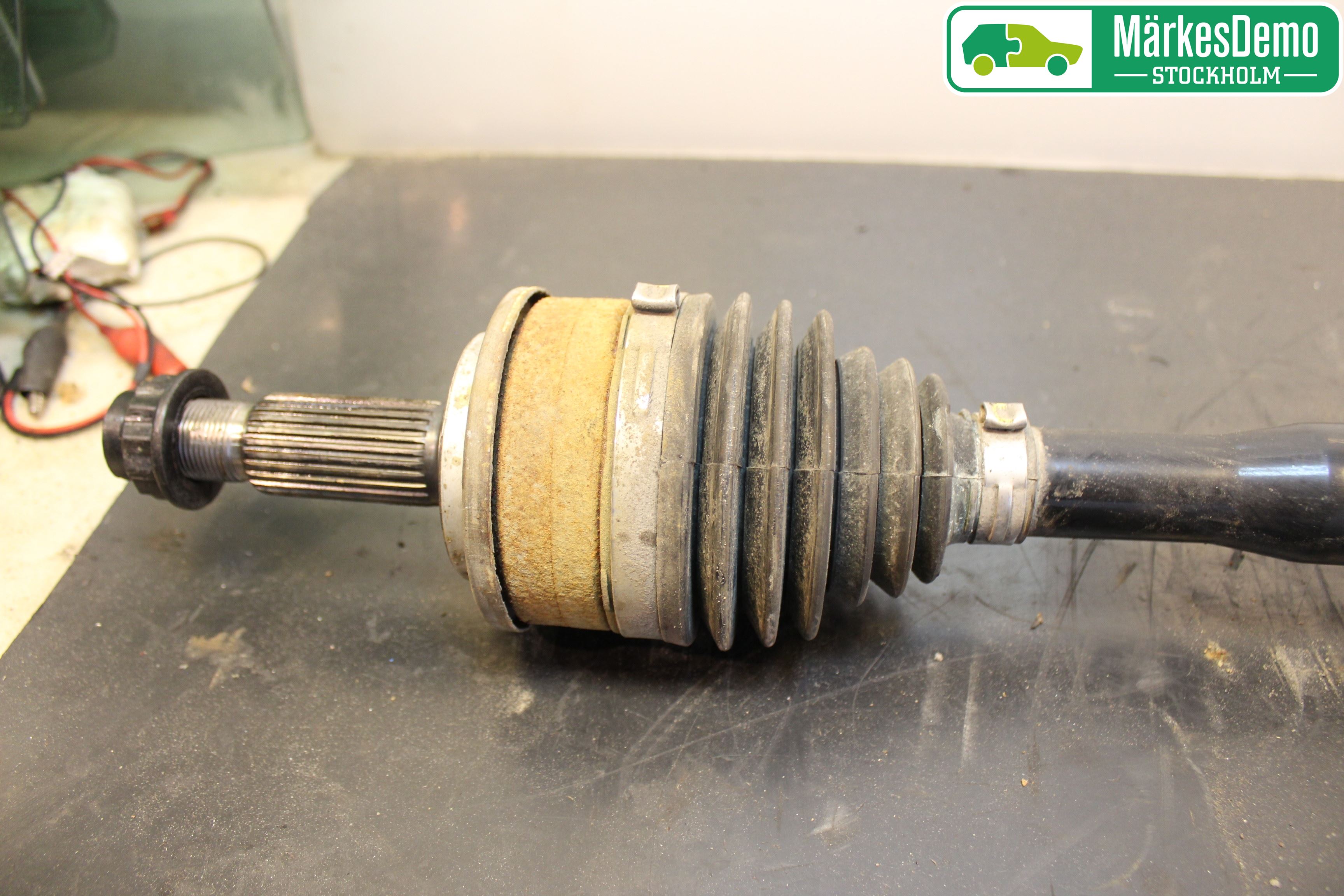 Toyota AURIS 13-19 Drivaxel Fram Höger