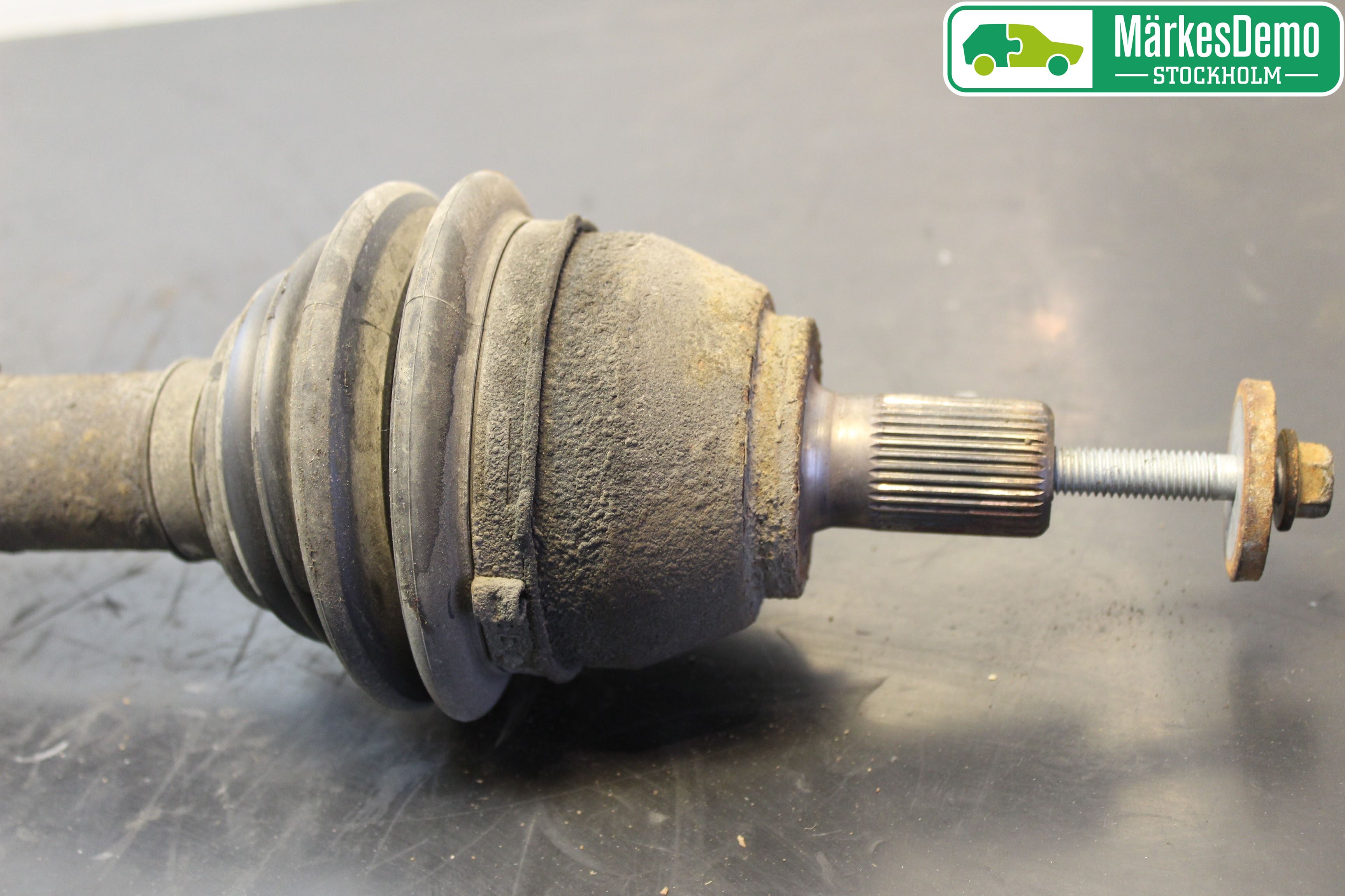 Ford FOCUS 08-11 Drivaxel Fram Höger